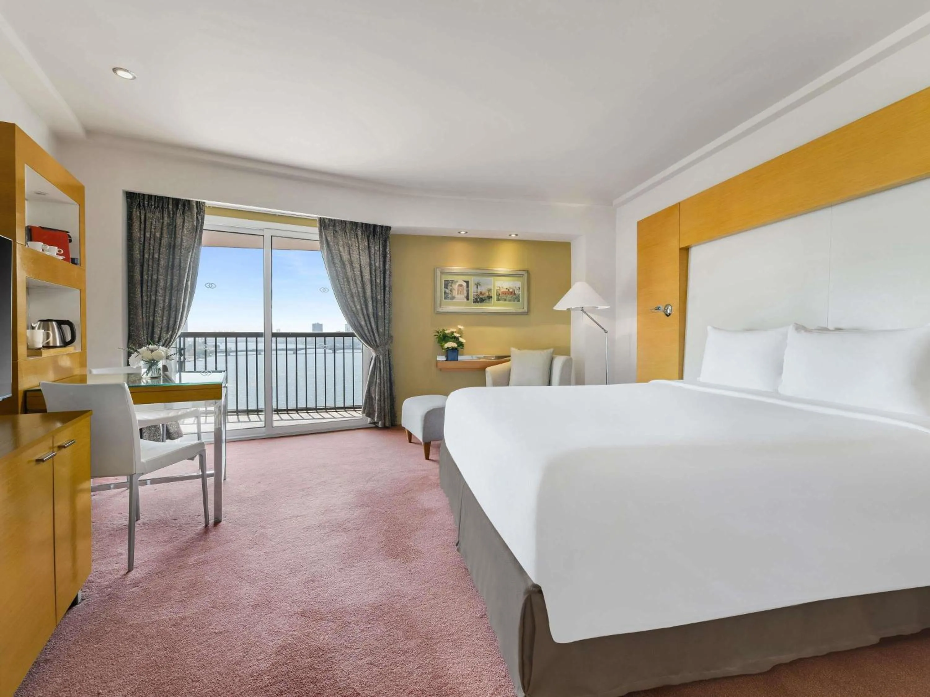 King Room with Panoramic Nile View in Sofitel Cairo Nile El Gezirah