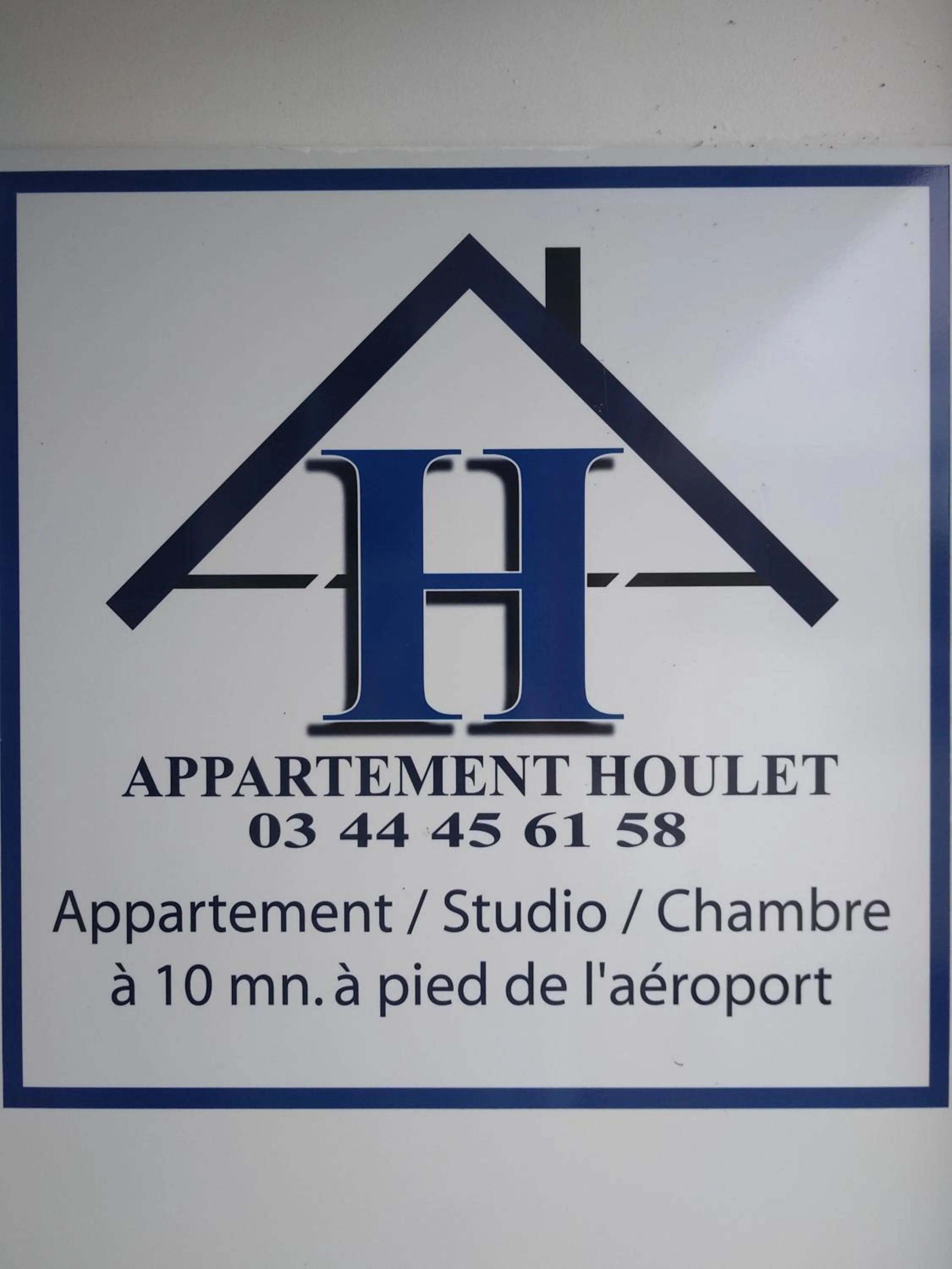 Aéroport paris beauvais Appartement HOULET 10 min à pied aéroport parkingbeauvais longue durée