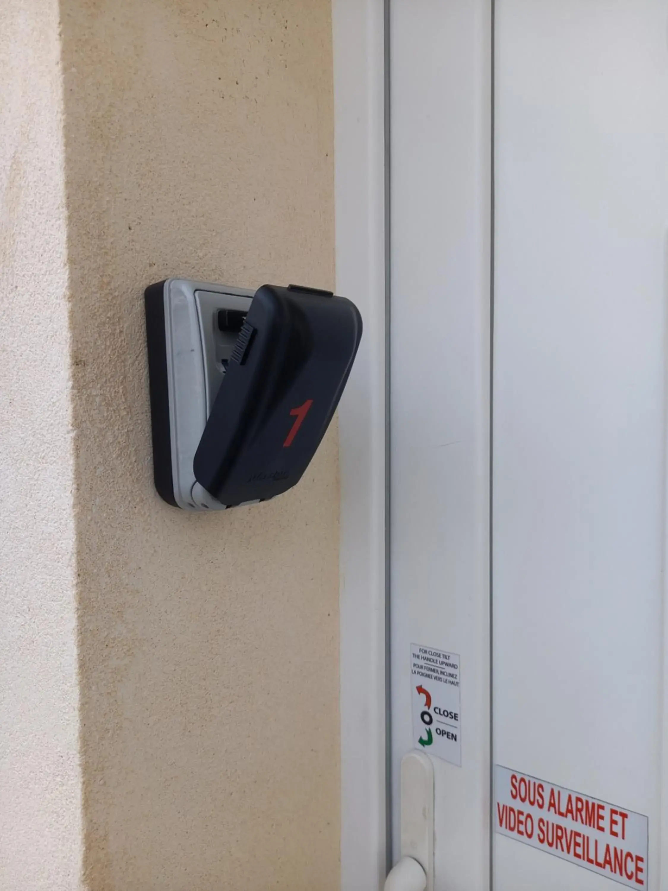 Apartment - single occupancy - Ground Floor in Aéroport paris beauvais Appartement HOULET 10 min à pied aéroport parkingbeauvais longue durée Apartment - single occupancy - Ground Floor in Aéroport paris beauvais Appartement HOULET 10 min à pied aéroport parkingbeauvais longue durée