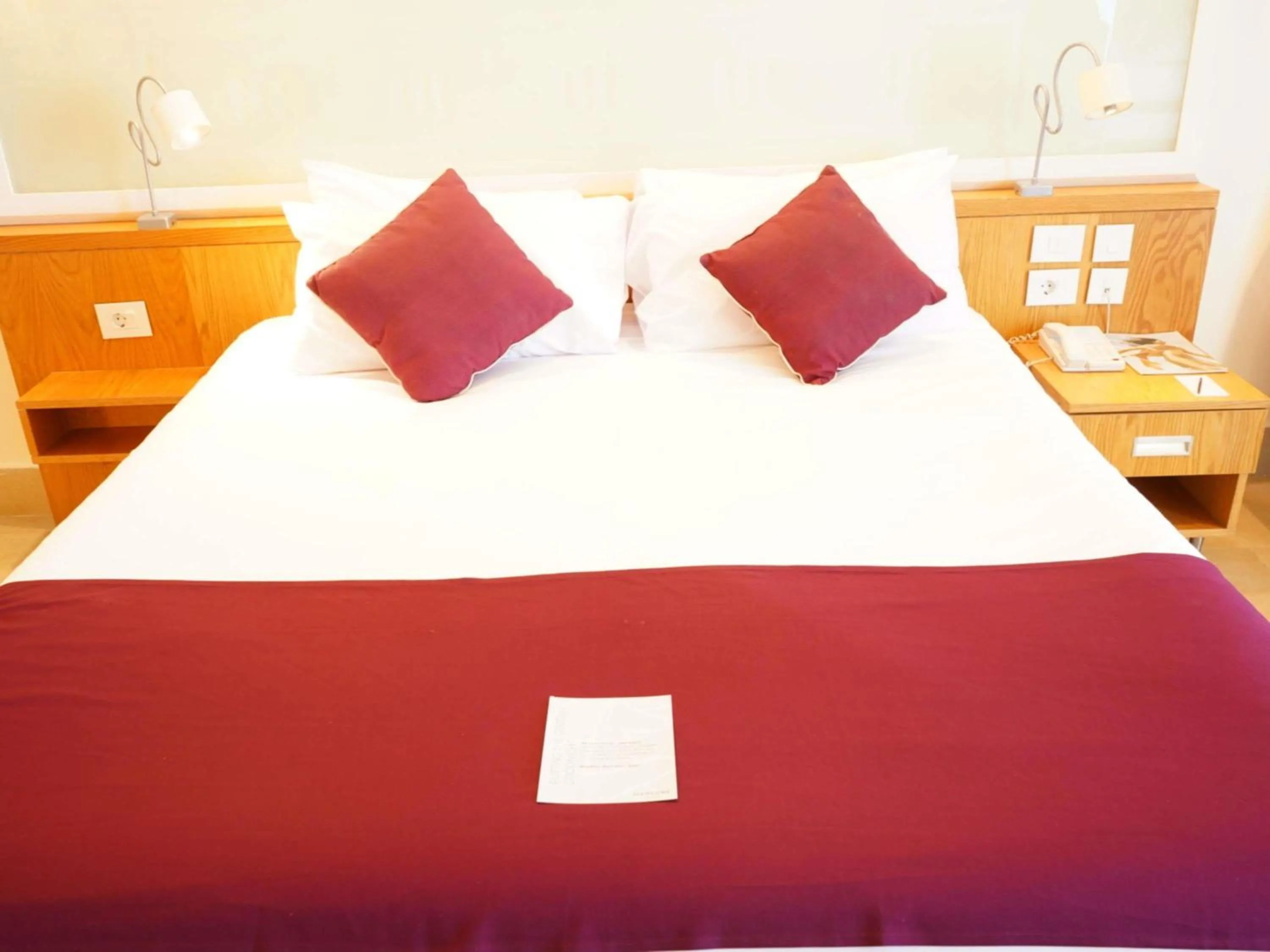 Photo of the whole room, Bed in Mercure Hurghada Hotel