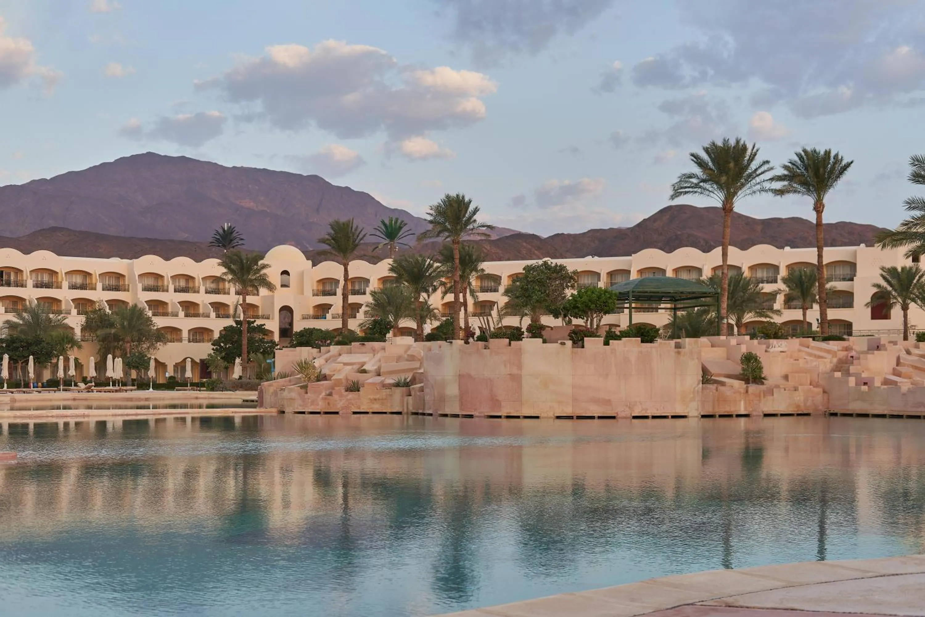 Swimming pool in Mosaique Beach Resort Taba Heights