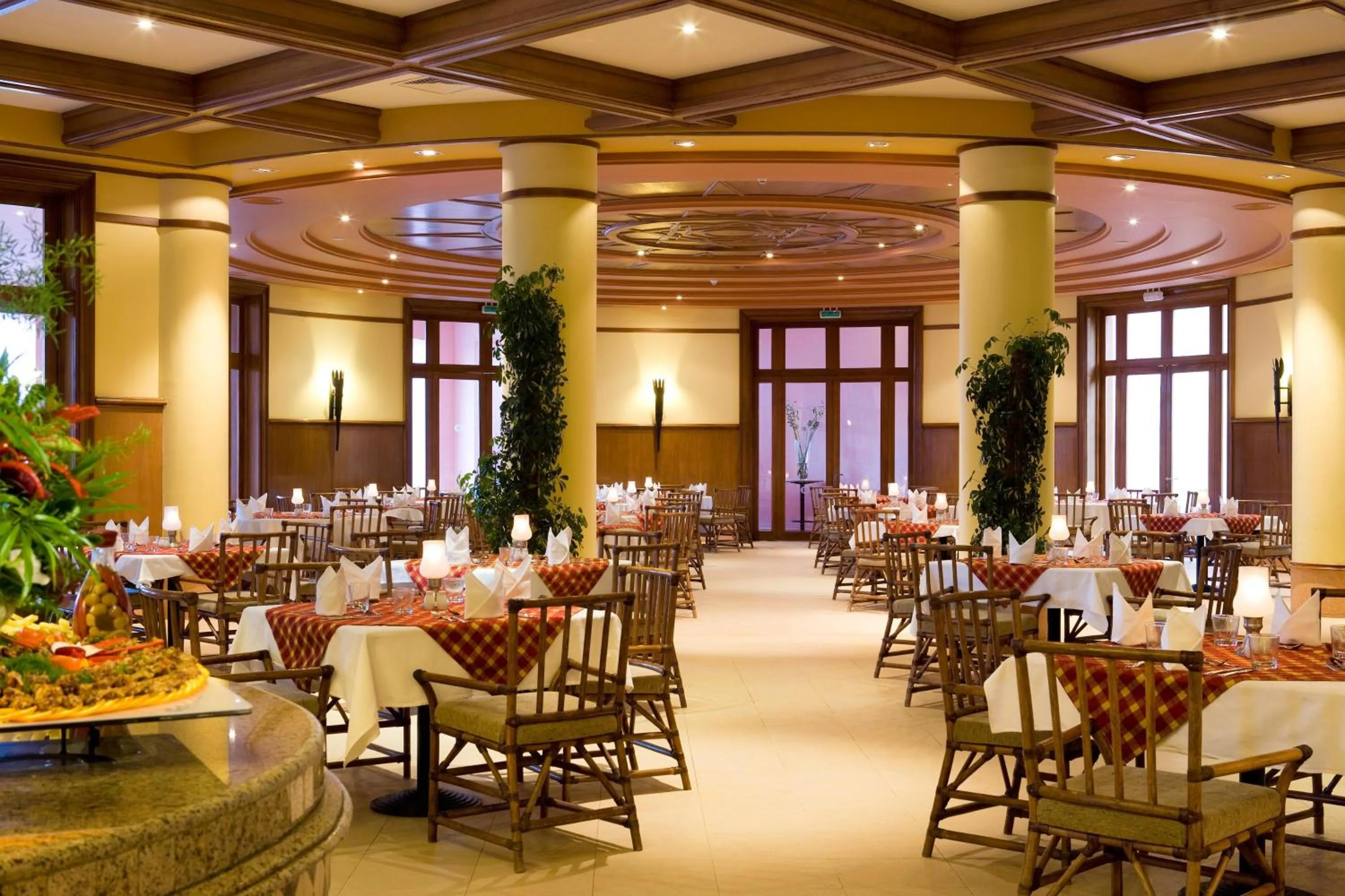 Restaurant/places to eat in Mosaique Beach Resort Taba Heights