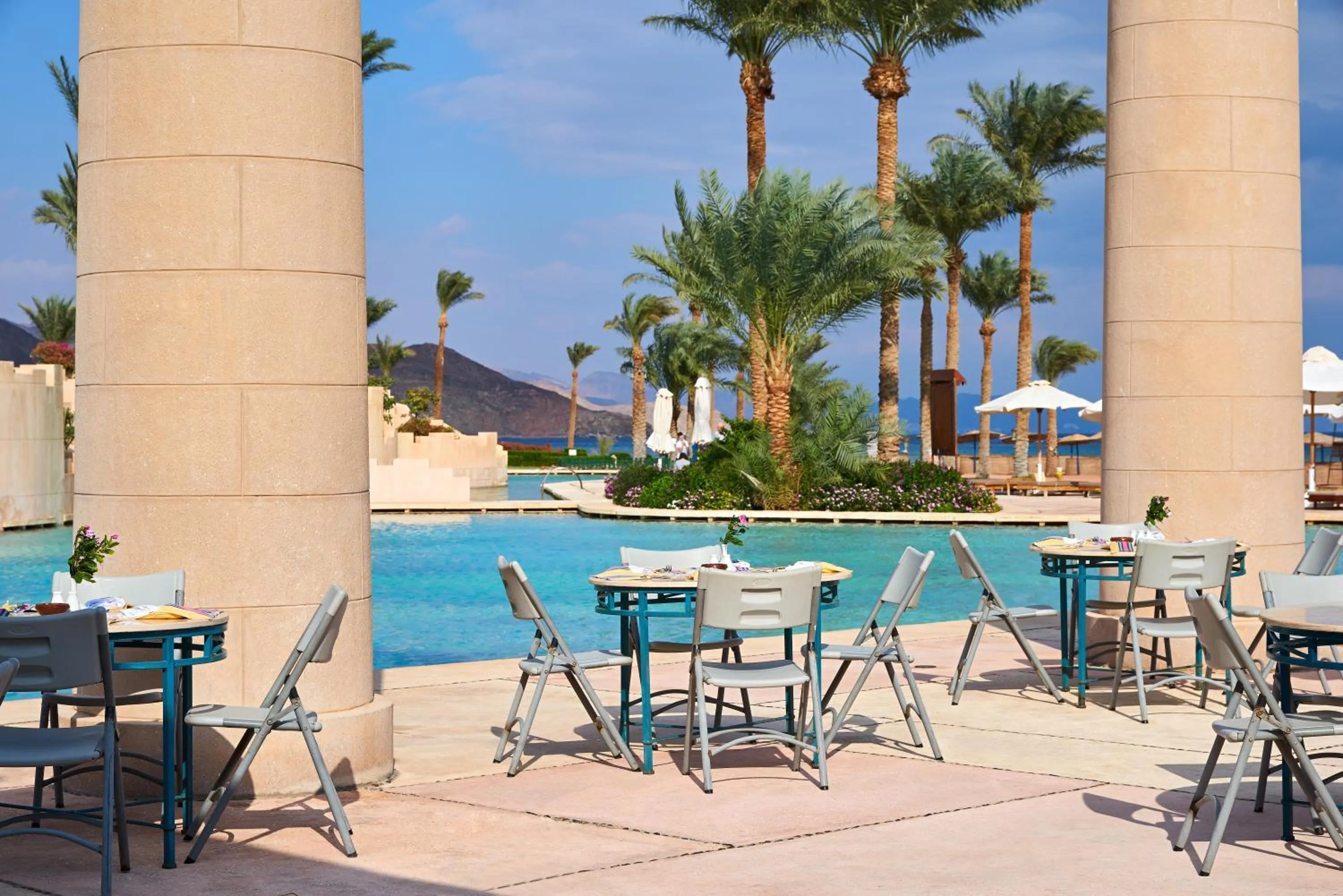 Restaurant/places to eat in Mosaique Beach Resort Taba Heights