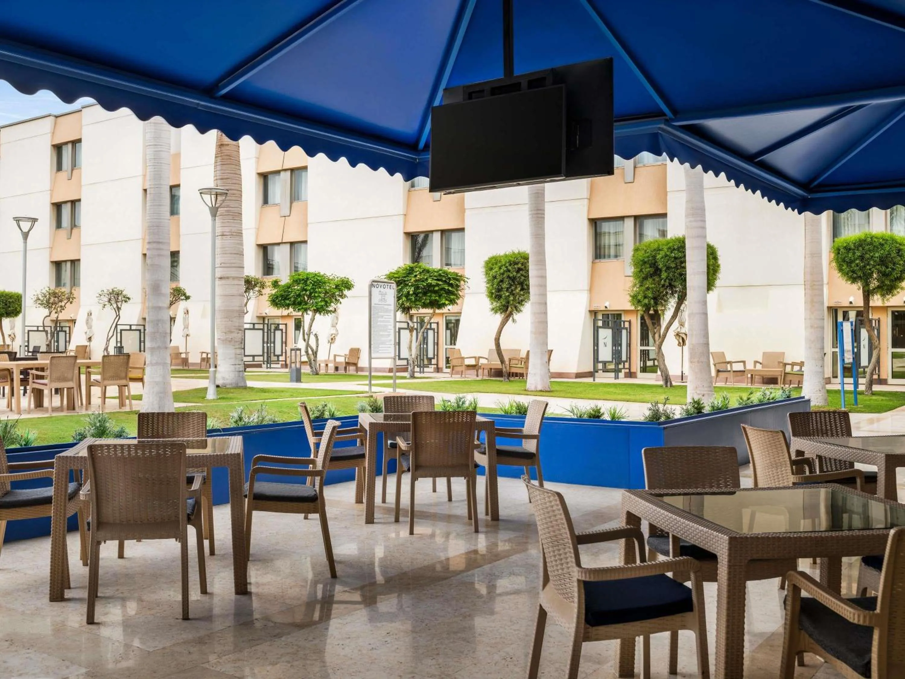 Restaurant/places to eat in Novotel Cairo Airport