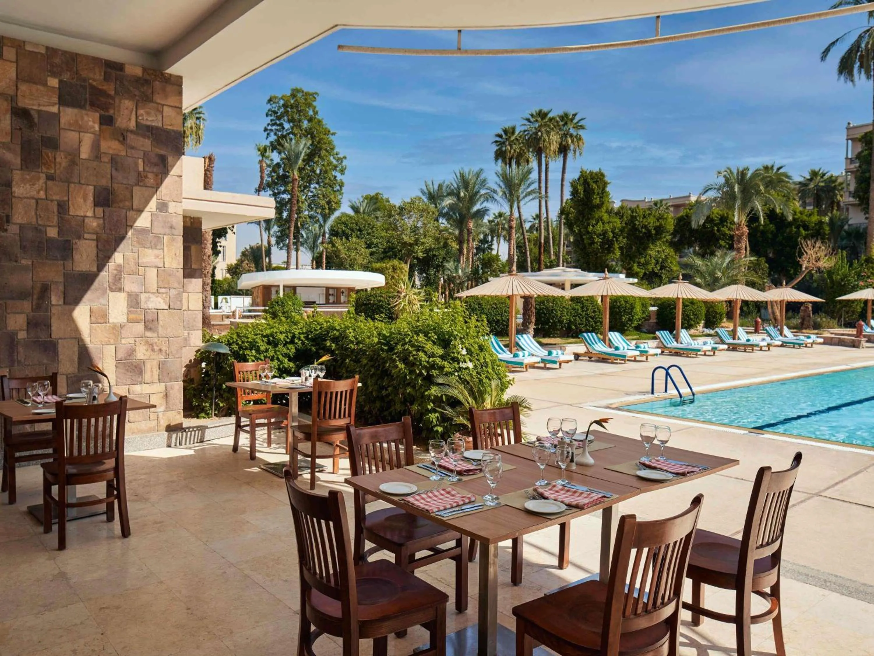 Restaurant/places to eat in Pavillon Winter Luxor