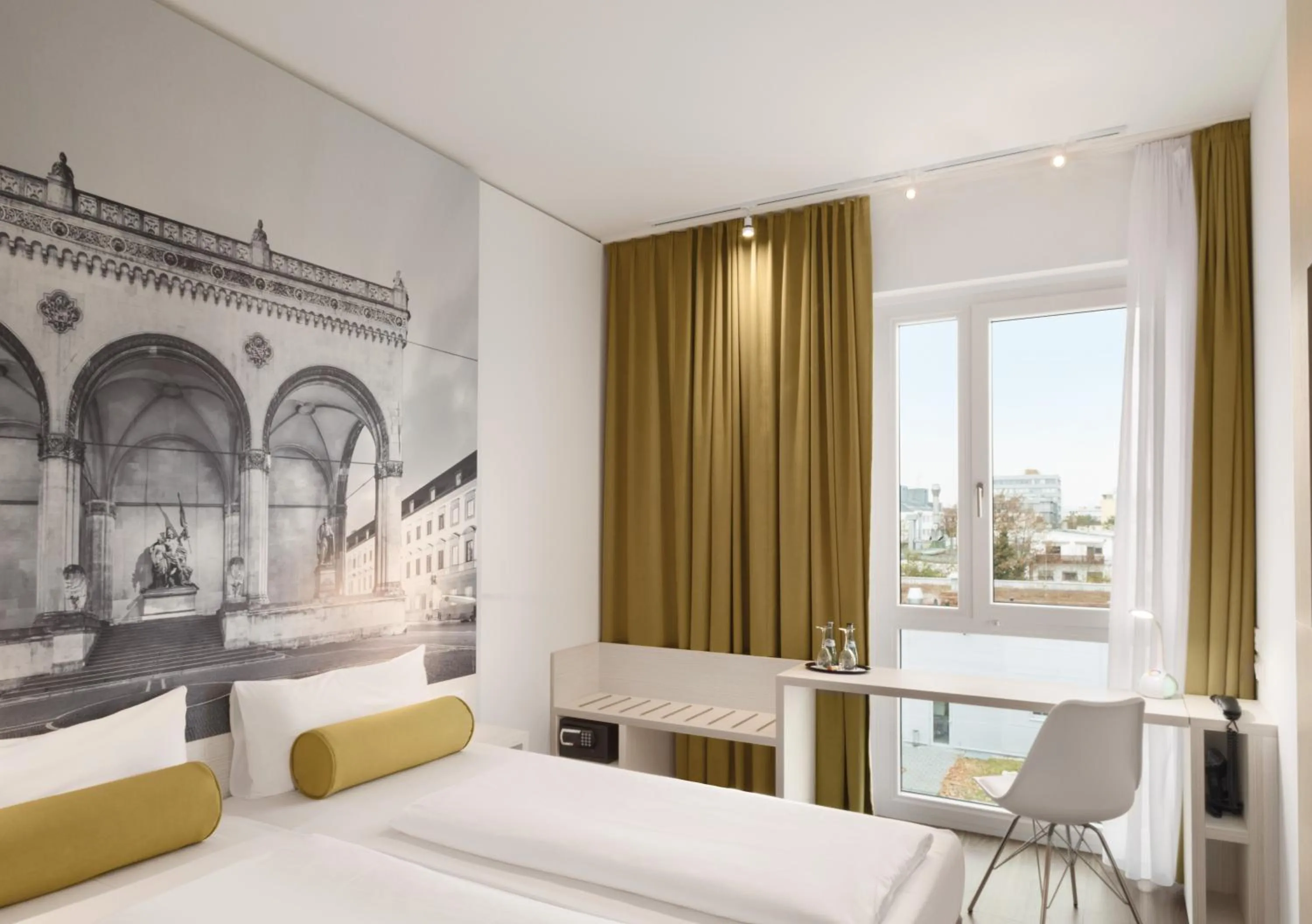 Photo of the whole room, Bed in Super 8 by Wyndham Munich City North