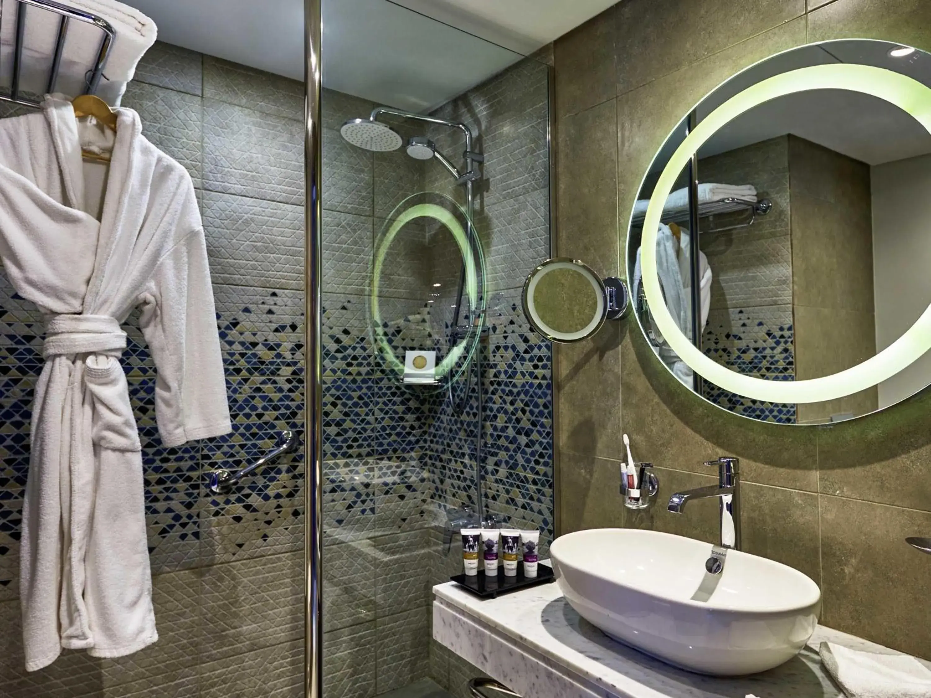 Privilege Double Room with Balcony and Lake View in Mercure Ismailia Forsan Island Privilege Double Room with Balcony and Lake View in Mercure Ismailia Forsan Island