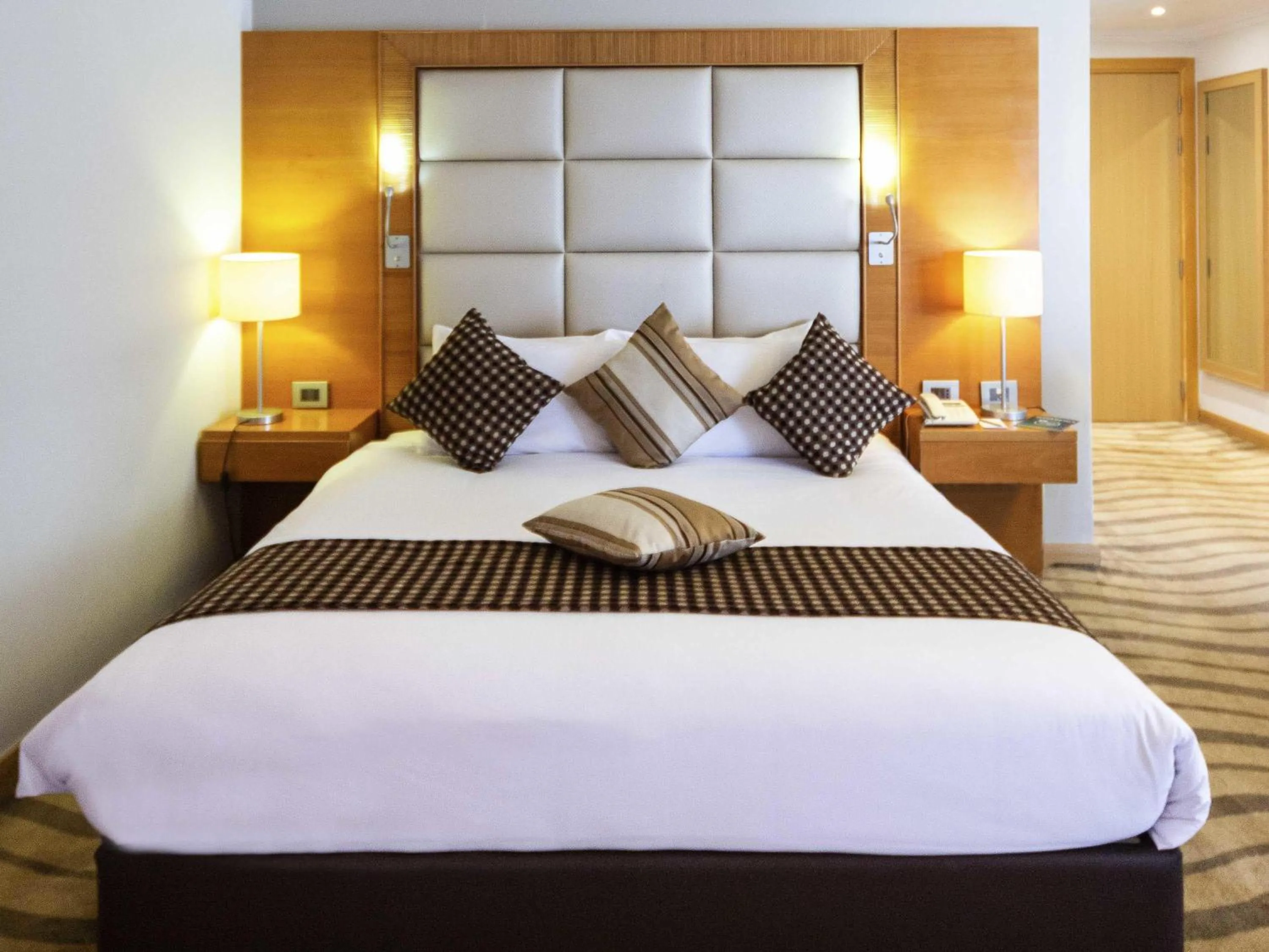 Bedroom, Bed in Mercure Ismailia Forsan Island