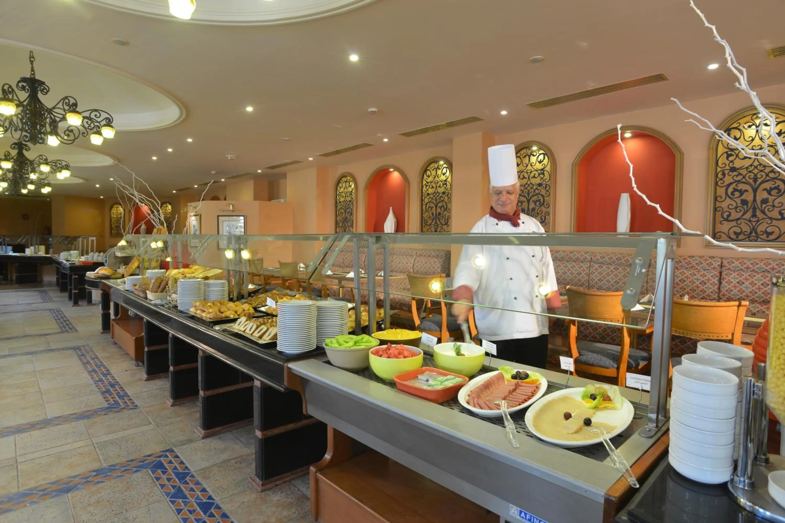 Restaurant/places to eat in Mercure Ismailia Forsan Island
