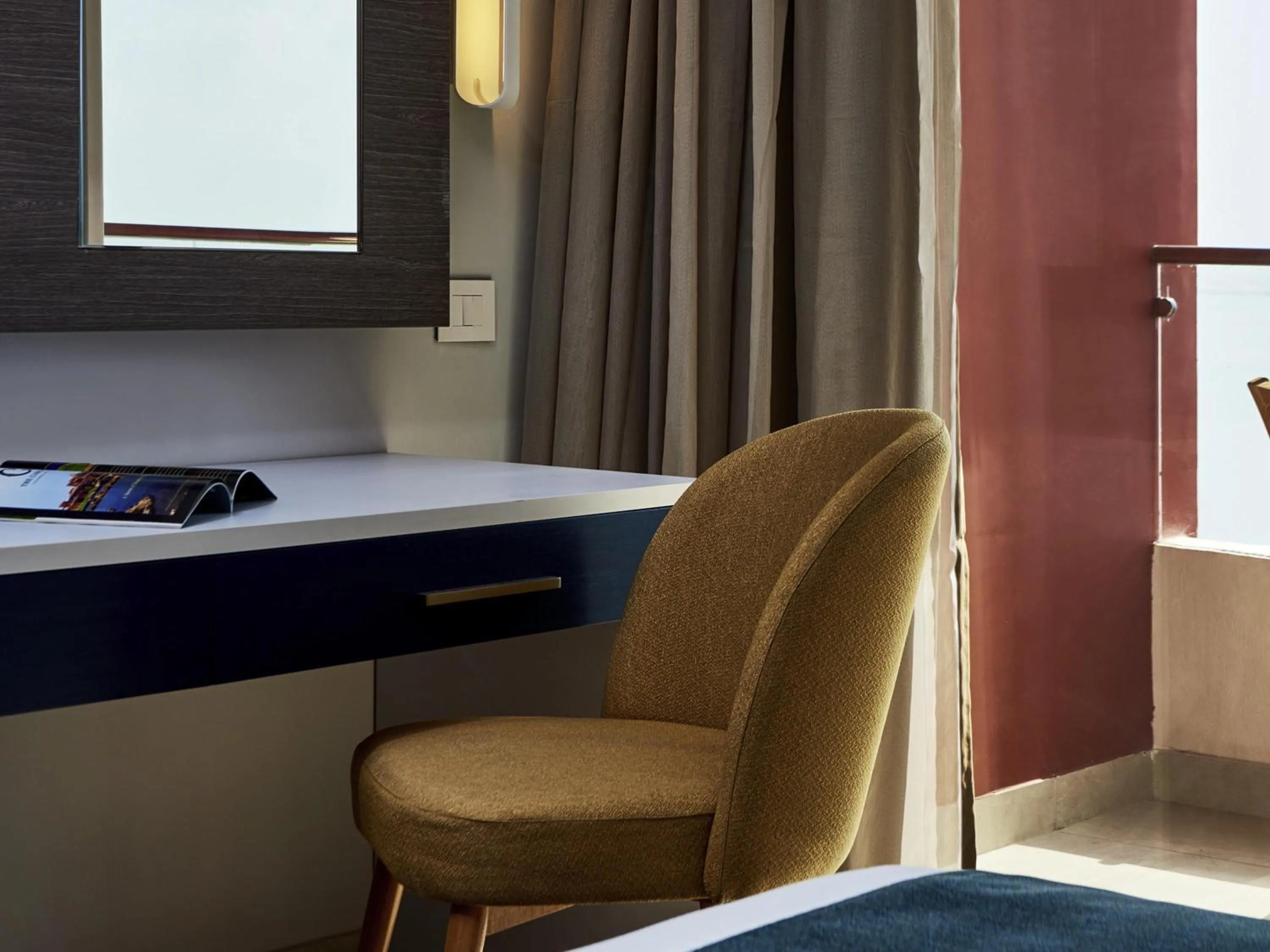 Bedroom, Bed in Mercure Ismailia Forsan Island