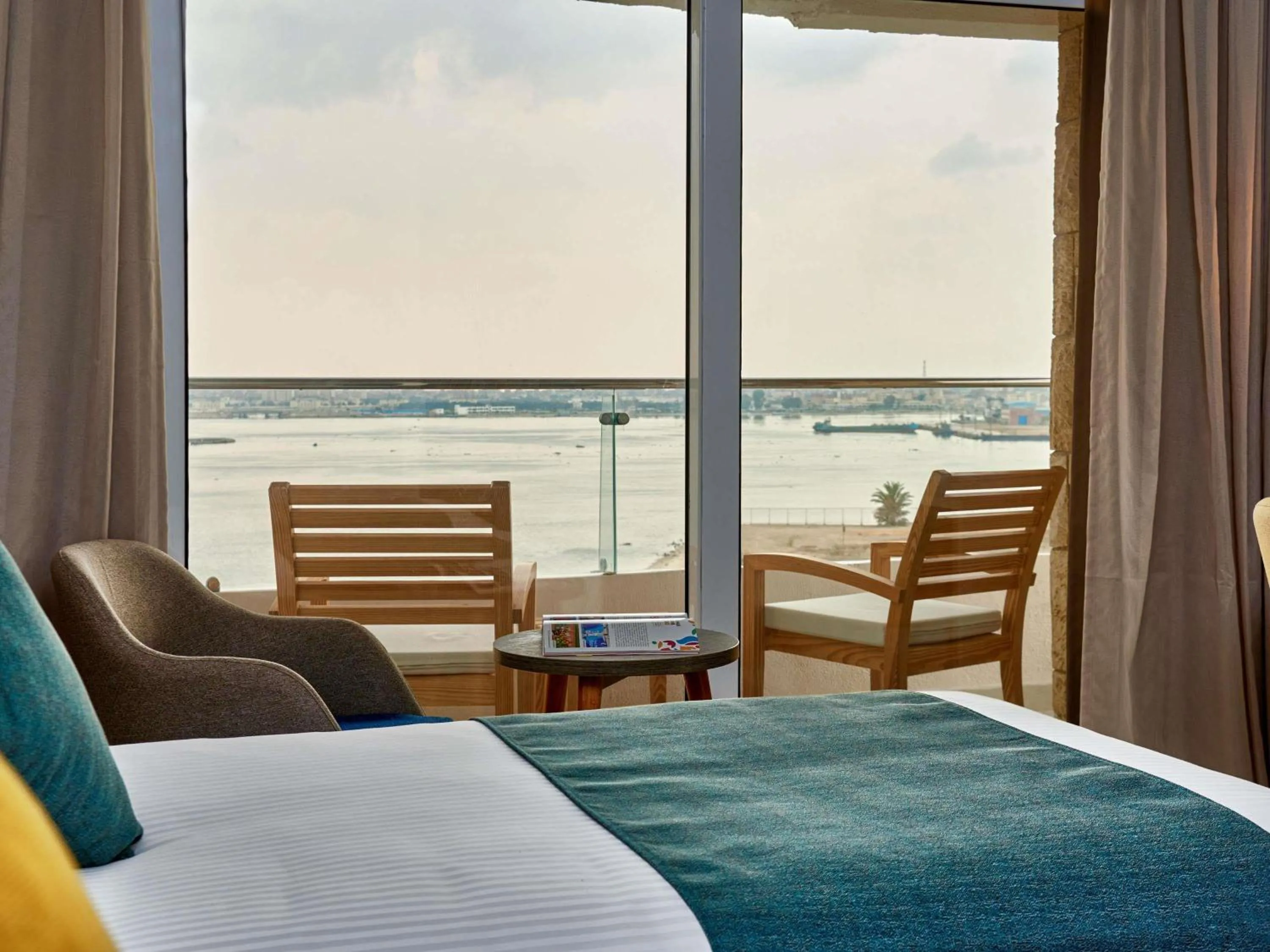 Bedroom, Bed in Mercure Ismailia Forsan Island