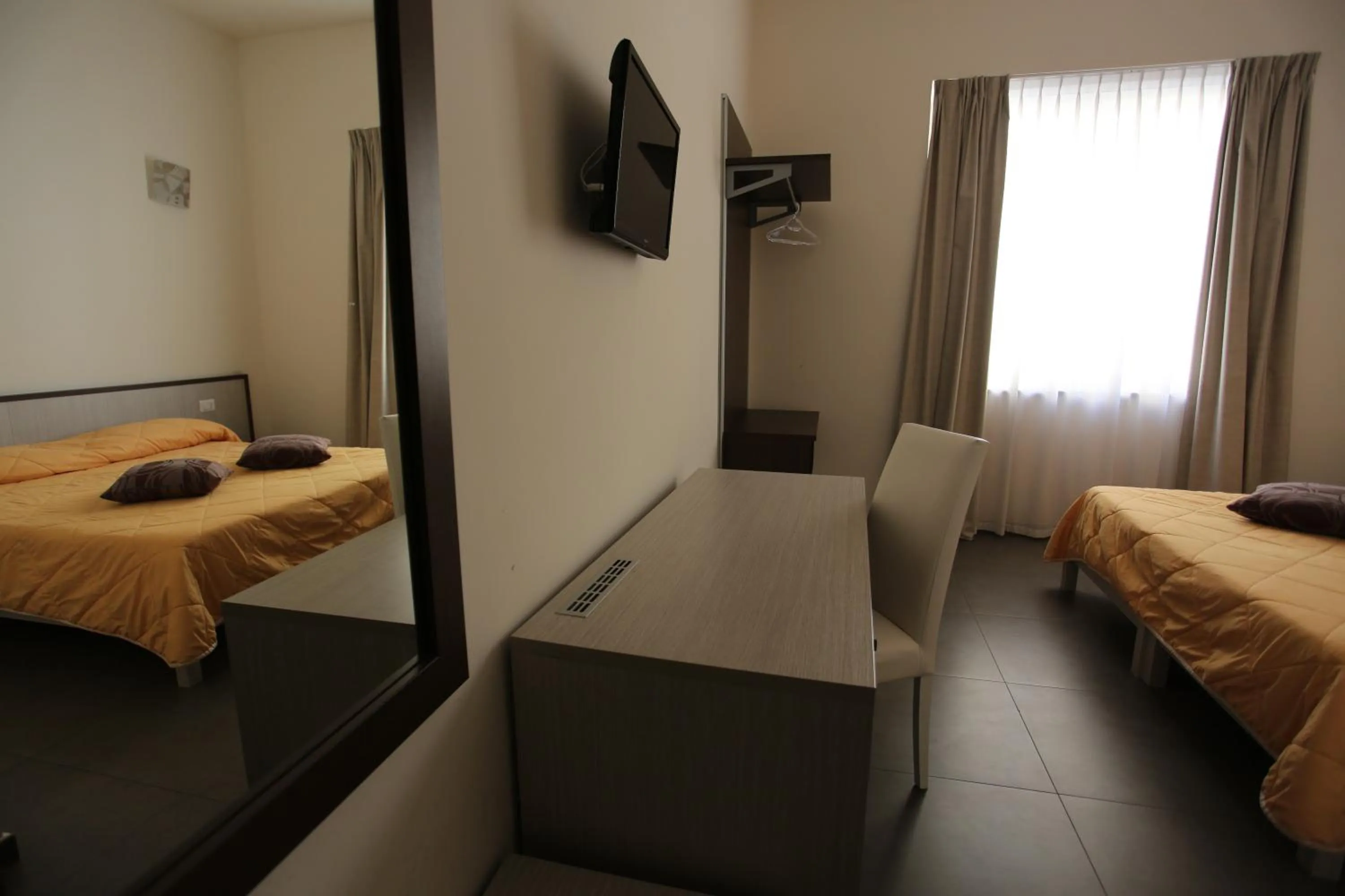 TV and multimedia, Bed in Hotel Eubea