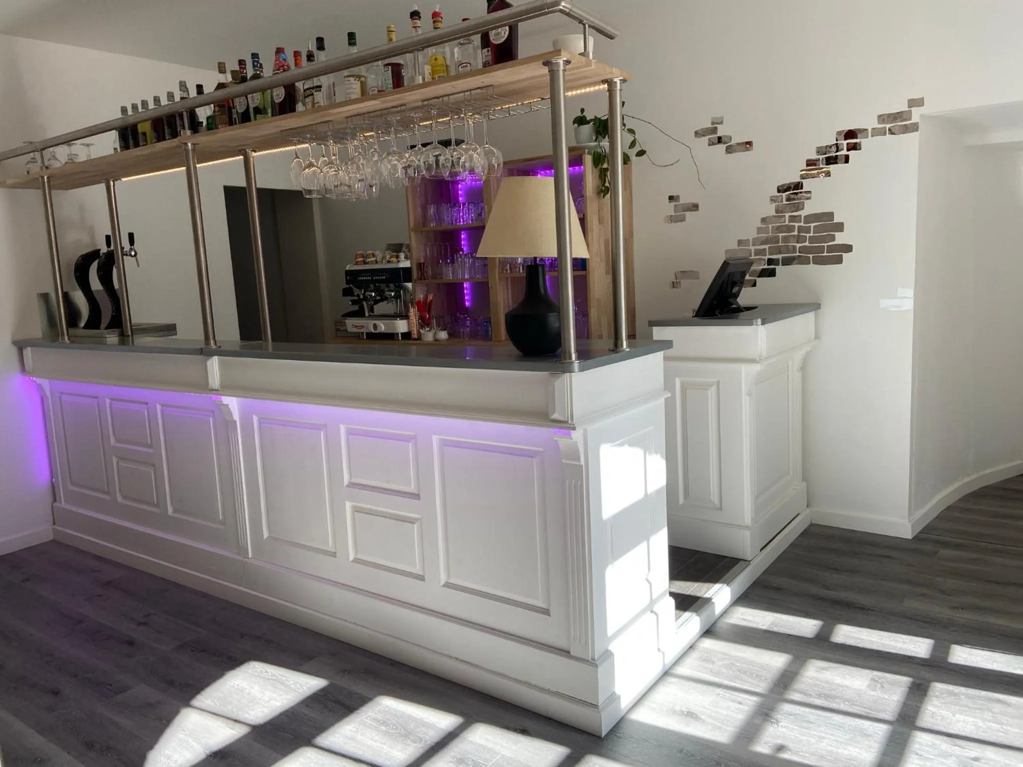 Restaurant/places to eat in Au Fin Gourmet