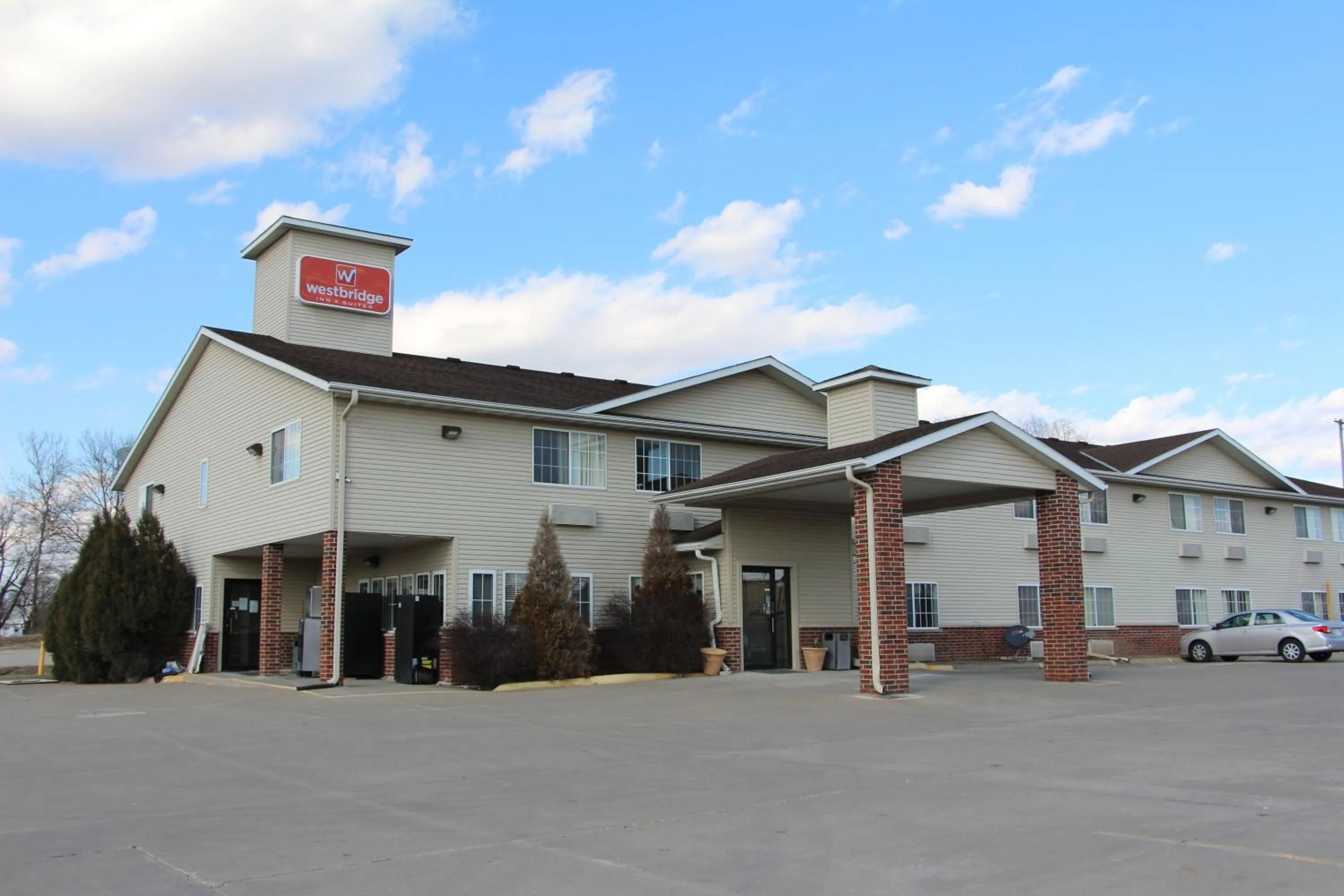 Property building in Westbridge Inn & Suites