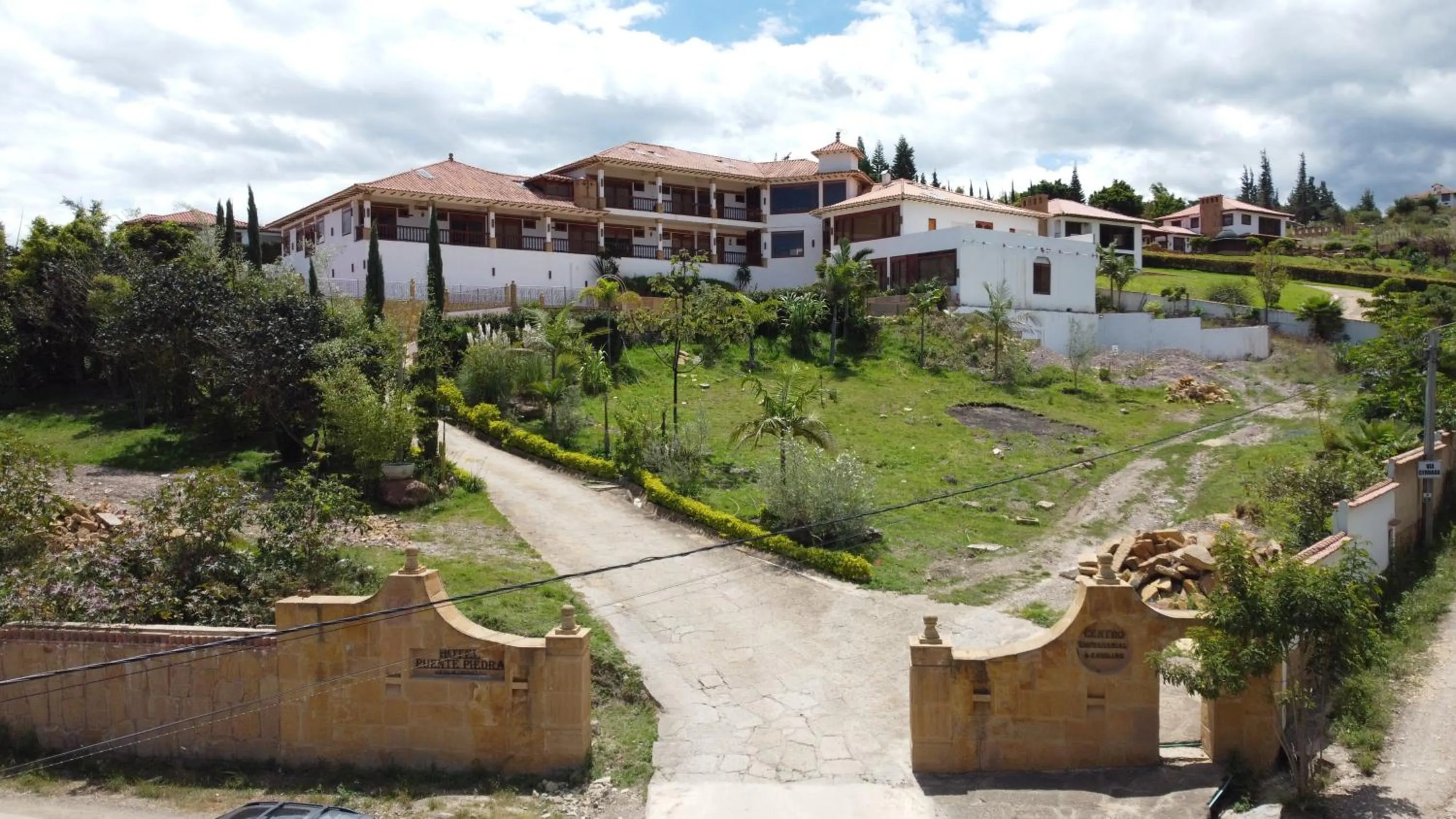 Garden view in Hotel Puente Piedra