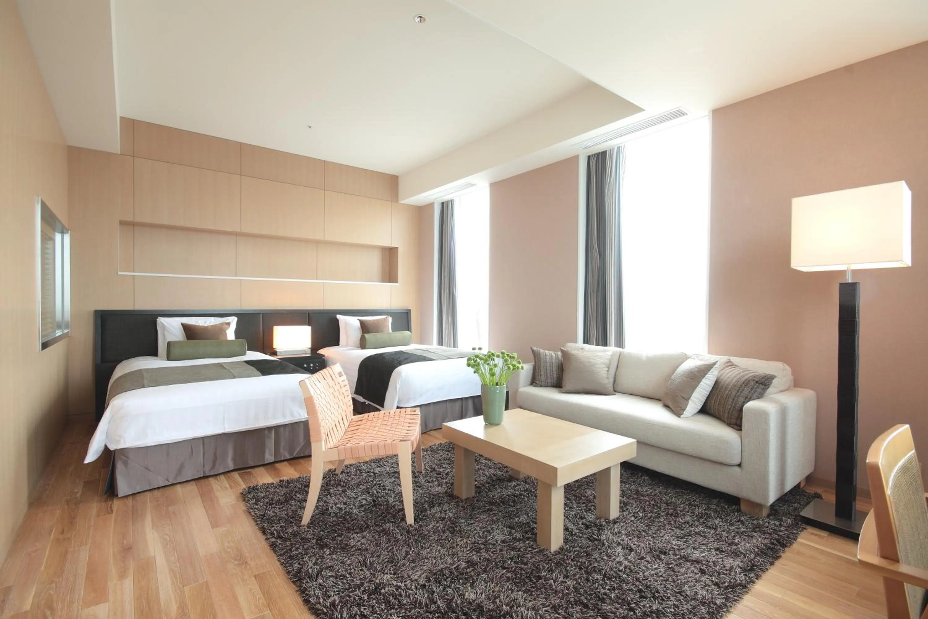 Living room, Bed in Hotel Arc Riche Toyohashi