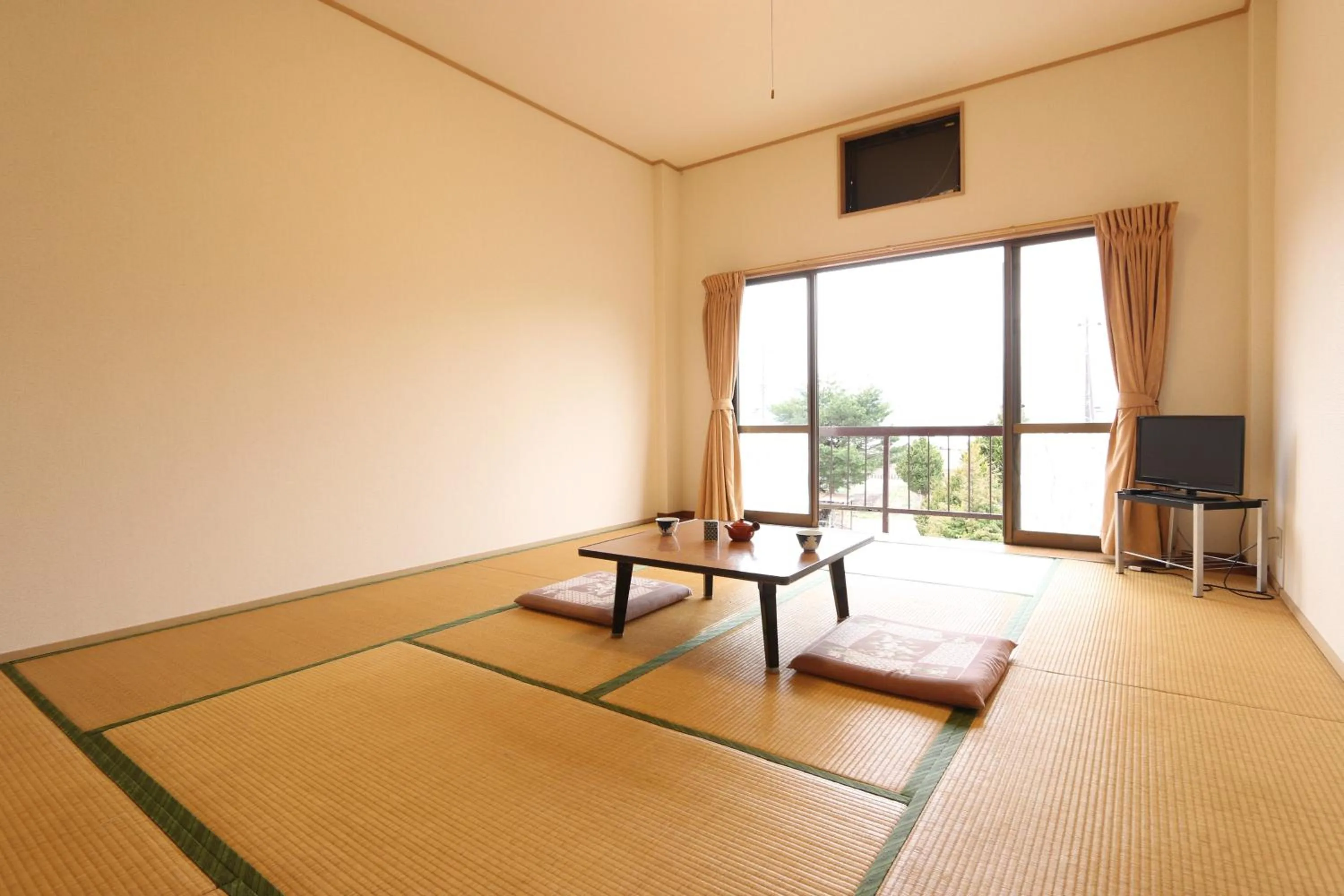 Photo of the whole room in Sugakuso