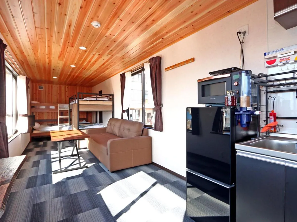 Photo of the whole room in Sugakuso