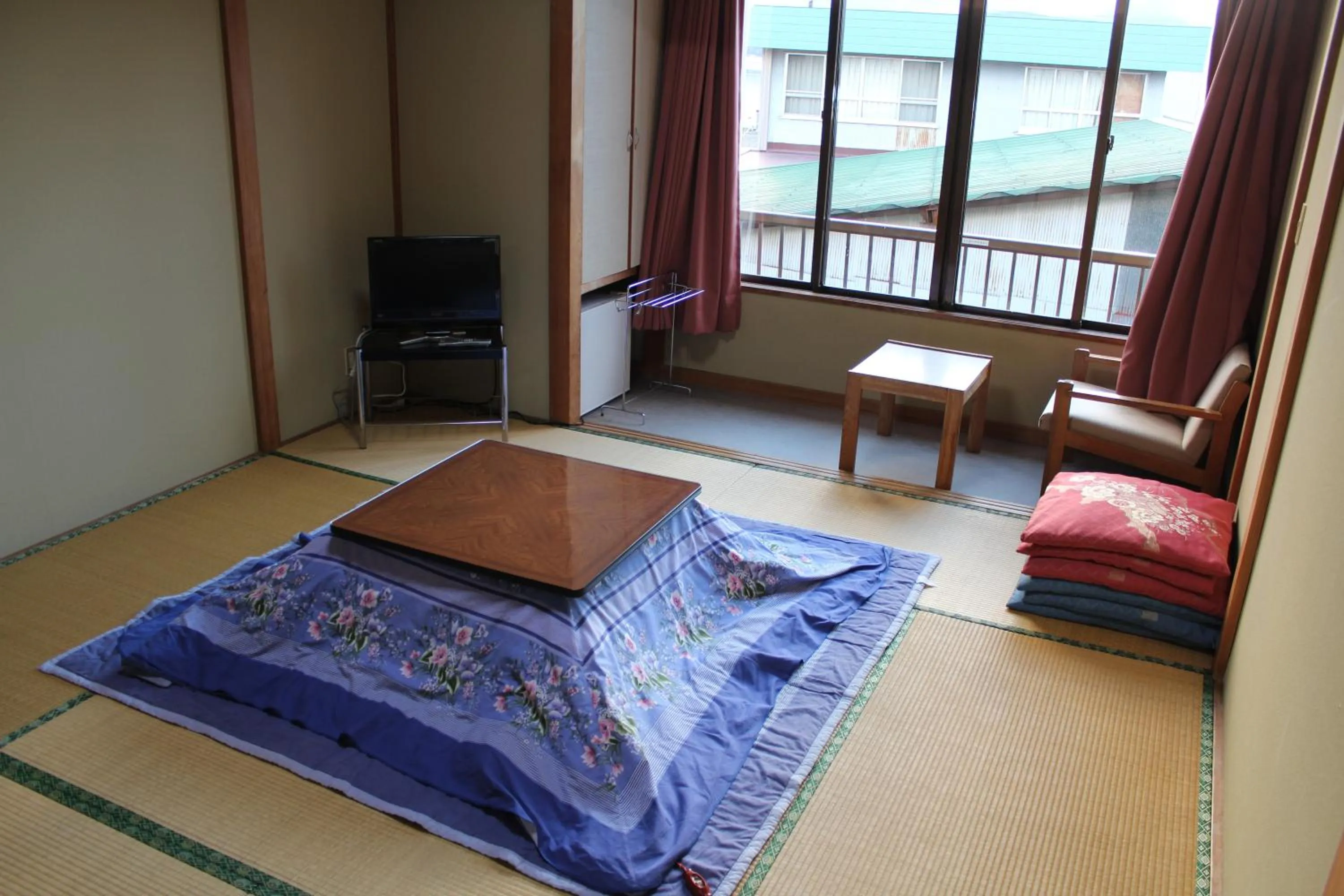Photo of the whole room, Bed in Sugakuso