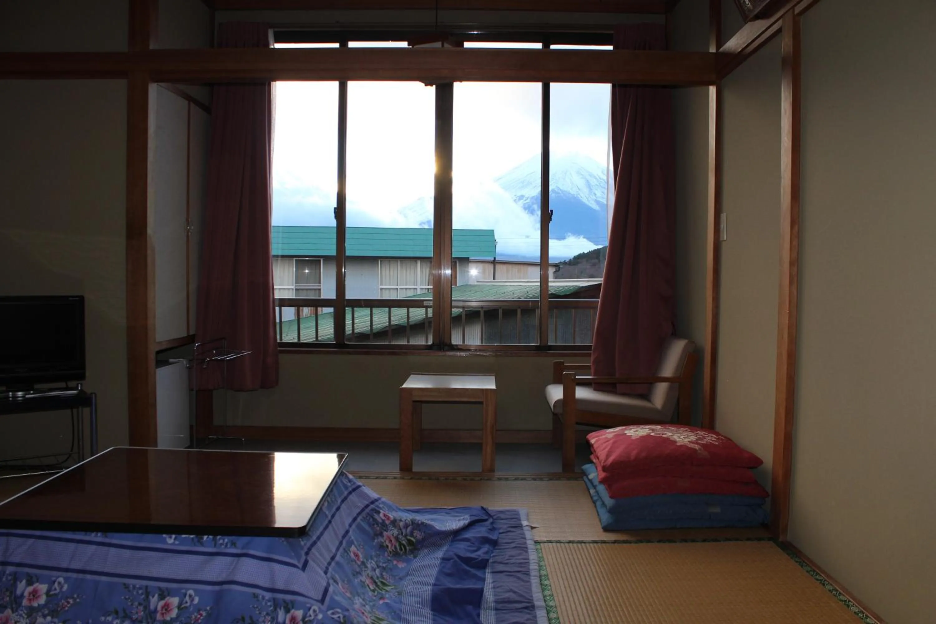 Photo of the whole room, Bed in Sugakuso