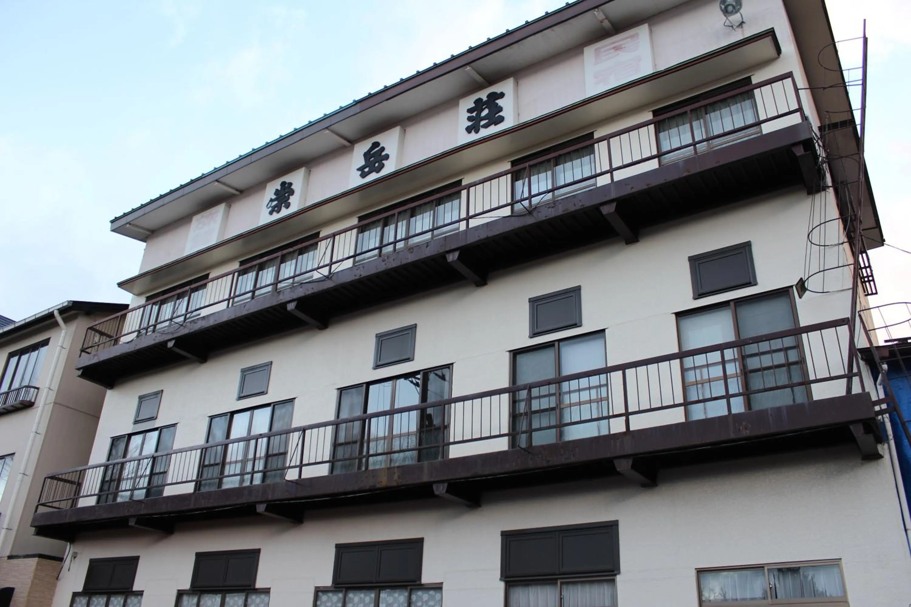 Facade/entrance in Sugakuso