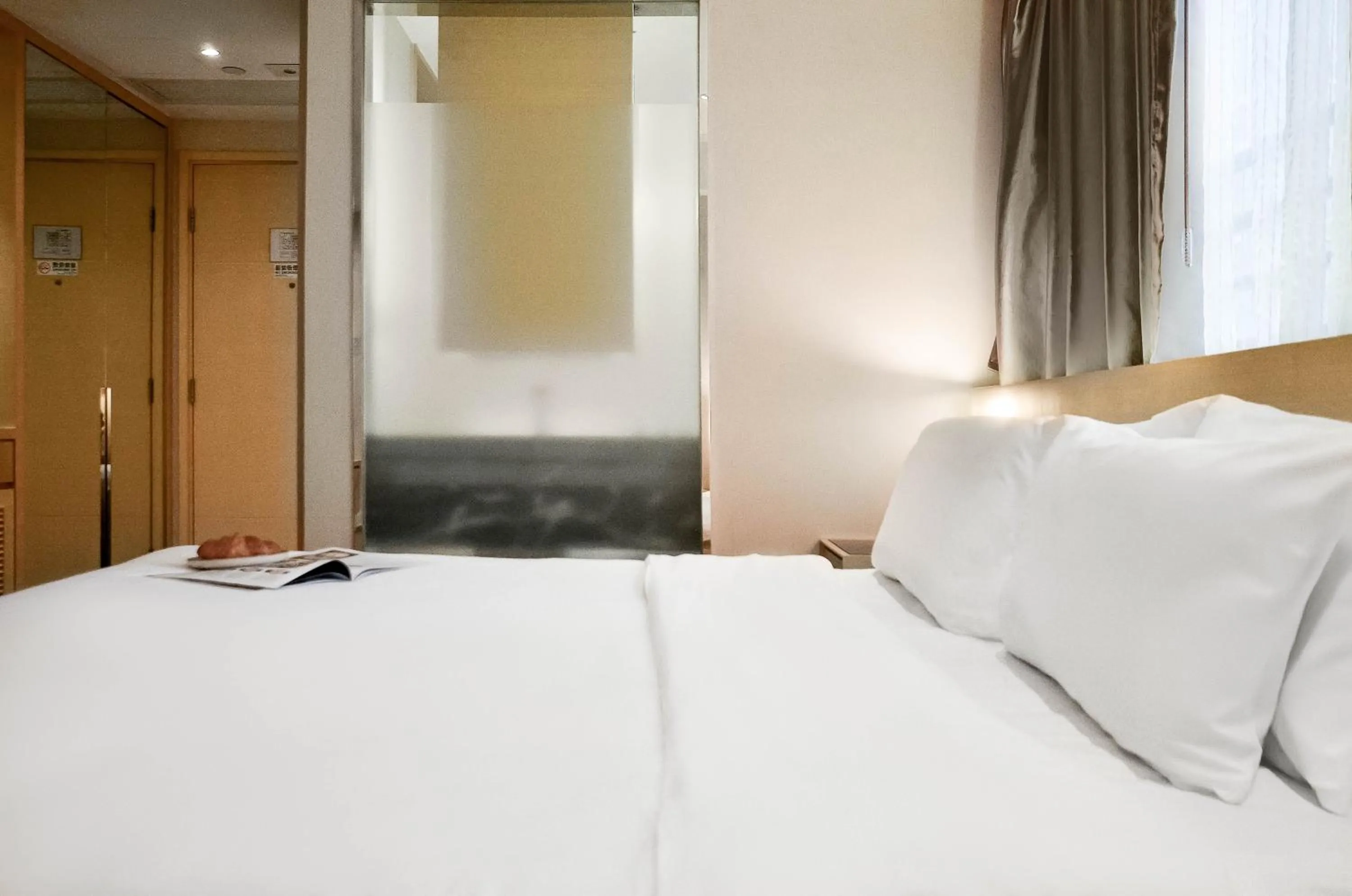 Bed in Eco Tree Hotel Sheung Wan