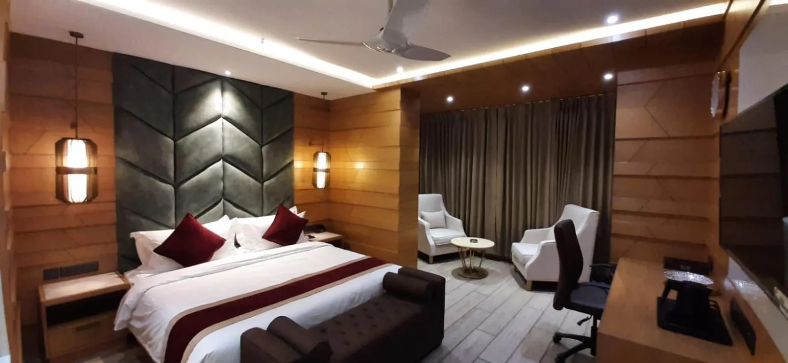 Shaurya Inn- Premium Boutique Hotel