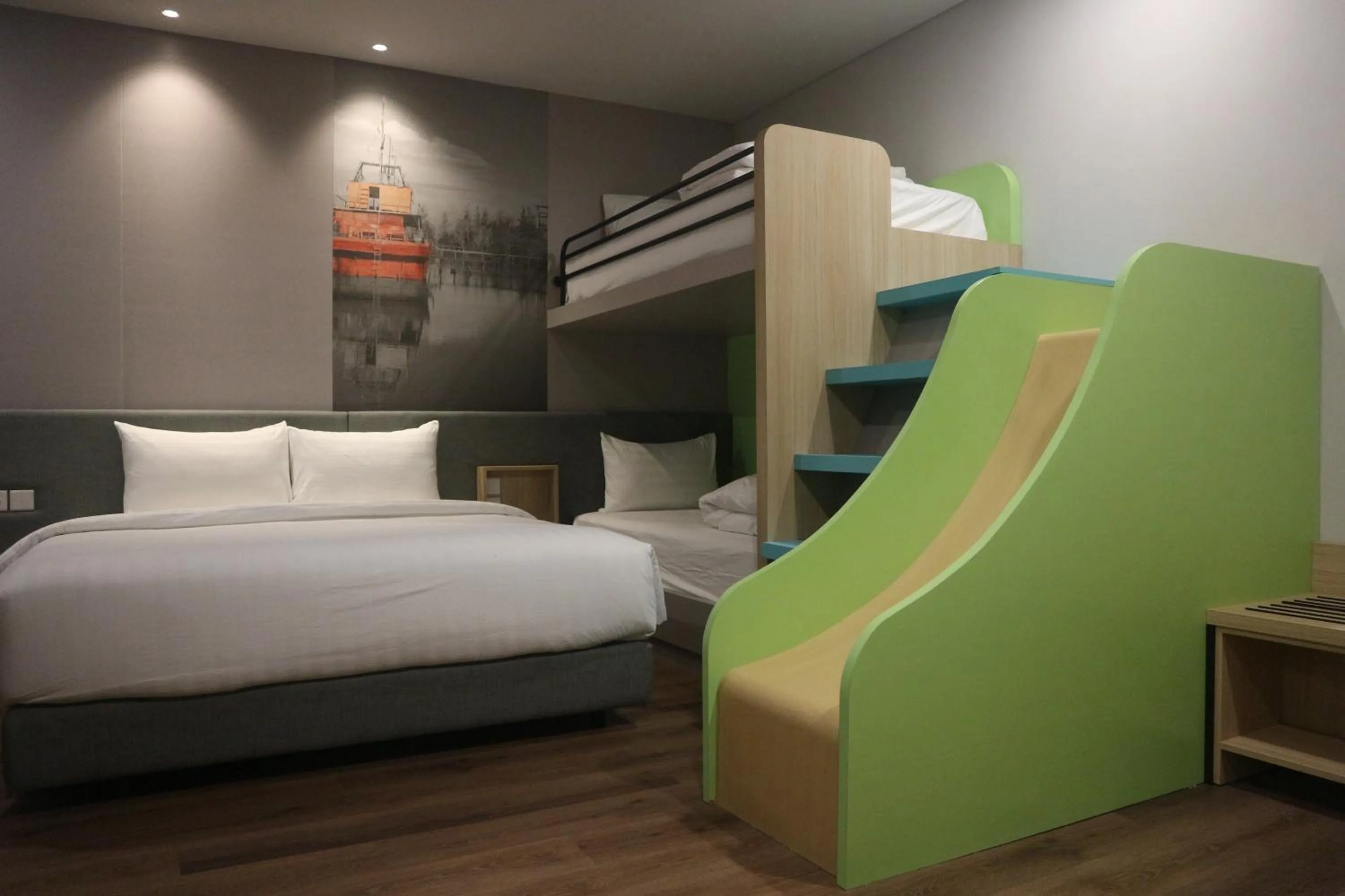 Bed in Golden Tulip Essential Belitung