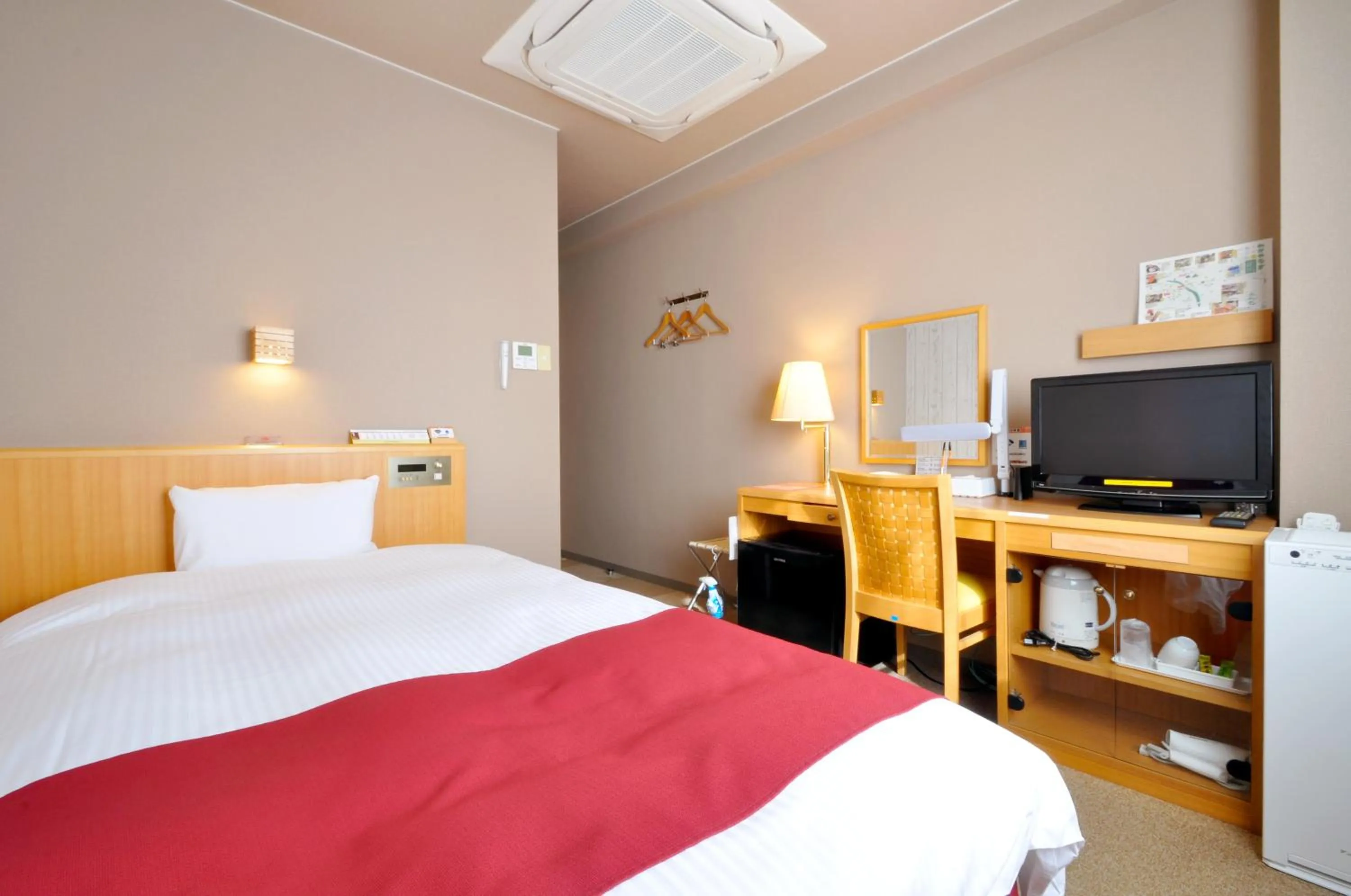 Photo of the whole room, Bed in Annex Hotel Abe