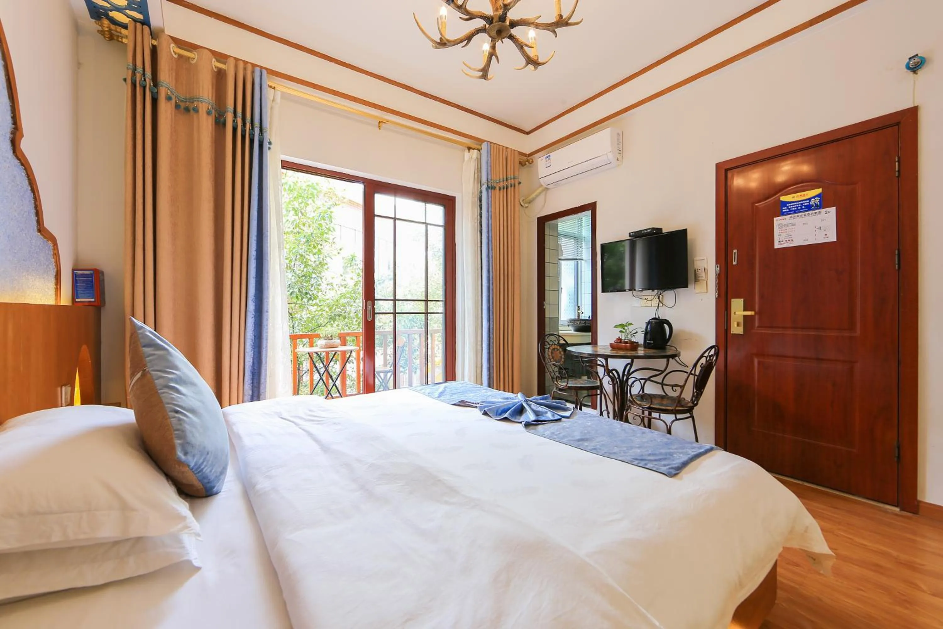 TV and multimedia, Bed in Edinburgh Hostel