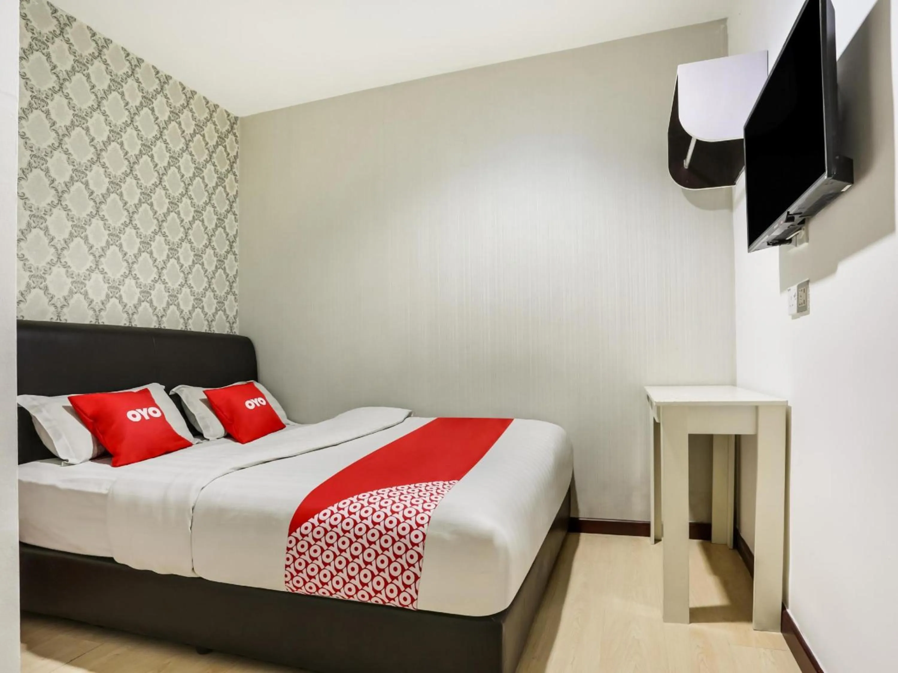 Photo of the whole room, Bed in OYO 89583 Grove Hotel