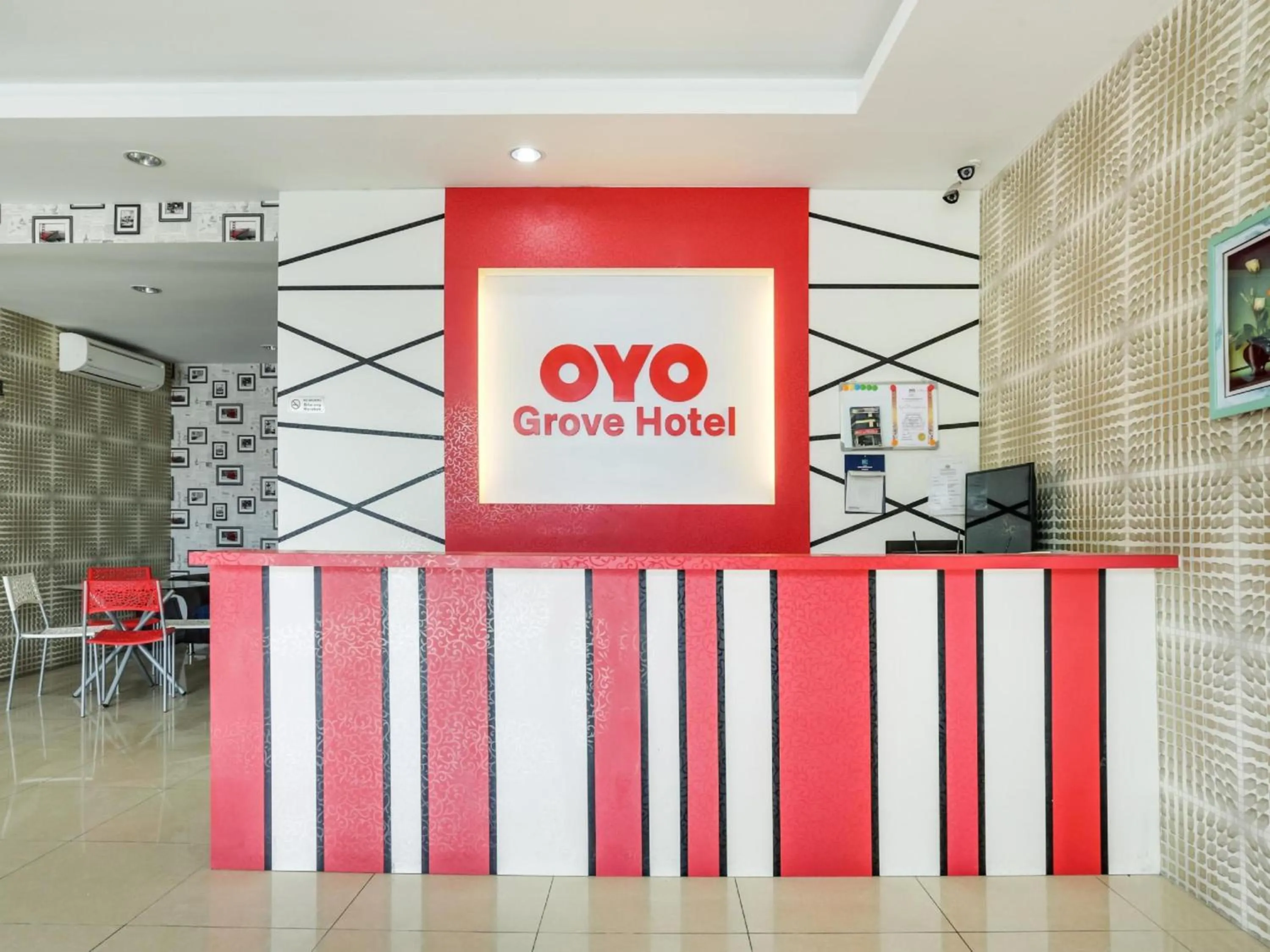 Lobby or reception in OYO 89583 Grove Hotel