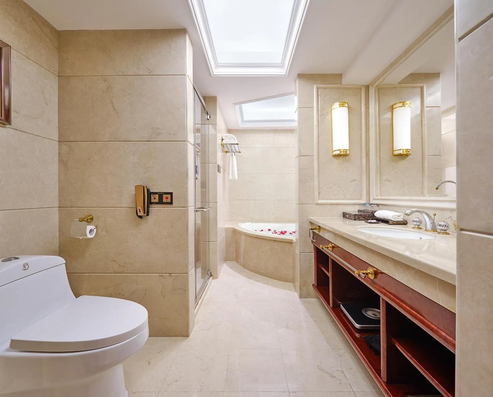 Photo of the whole room in Yueda Financial City International Hotel