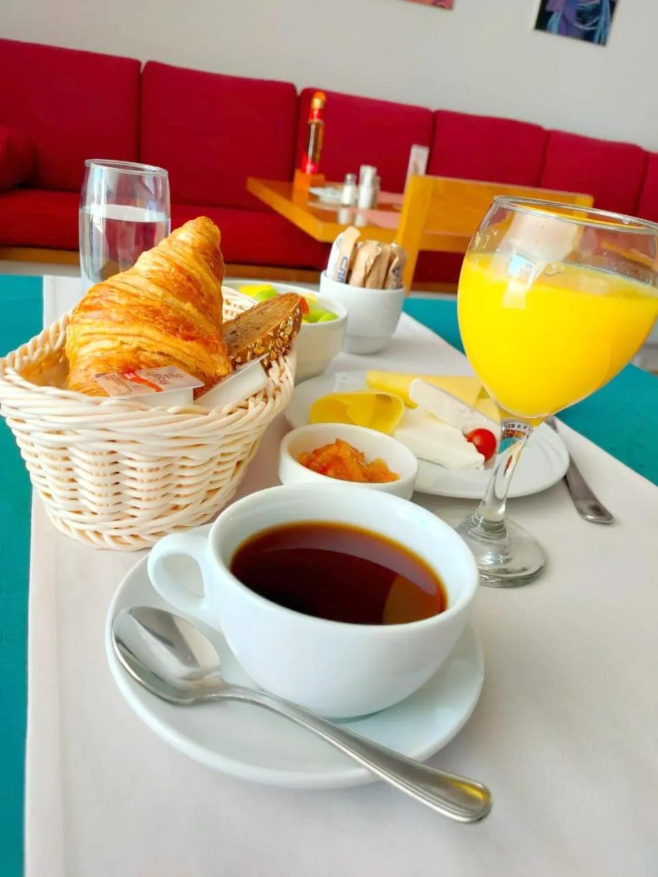 Restaurant/places to eat in Camel Dive Club & Boutique Hotel