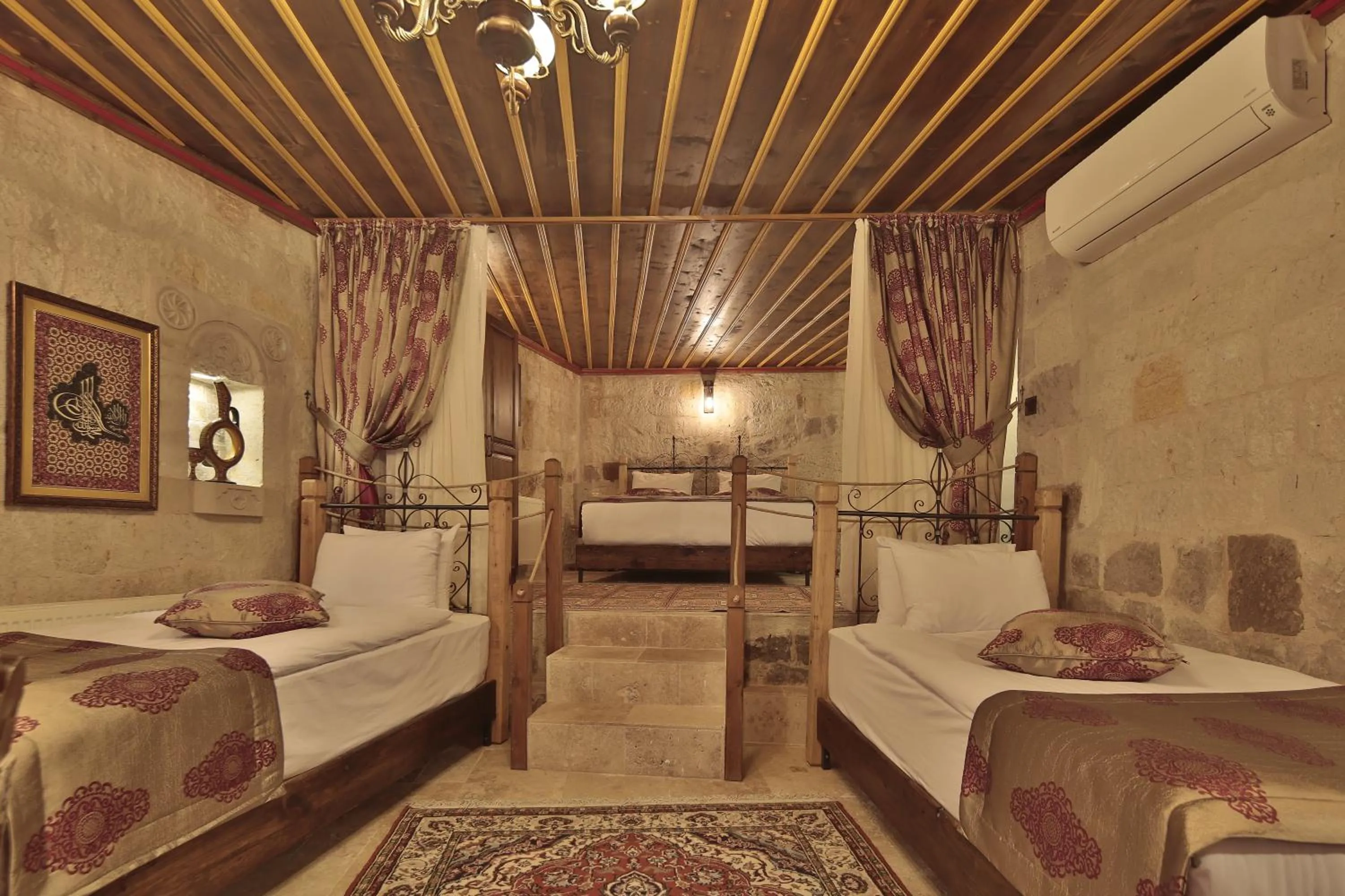 Bed in Aren Cave Hotel And Art Gallery