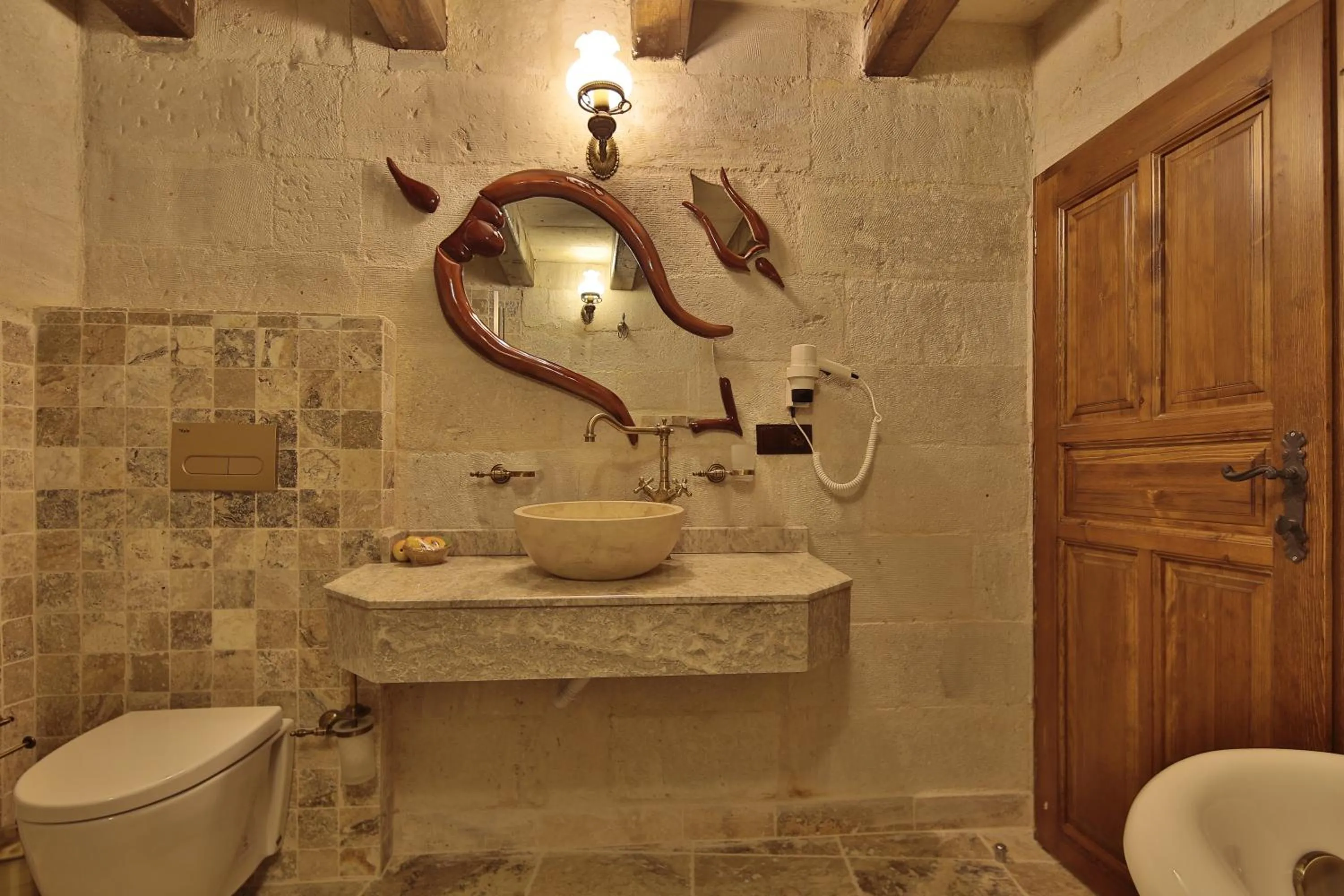 Bathroom in Aren Cave Hotel And Art Gallery