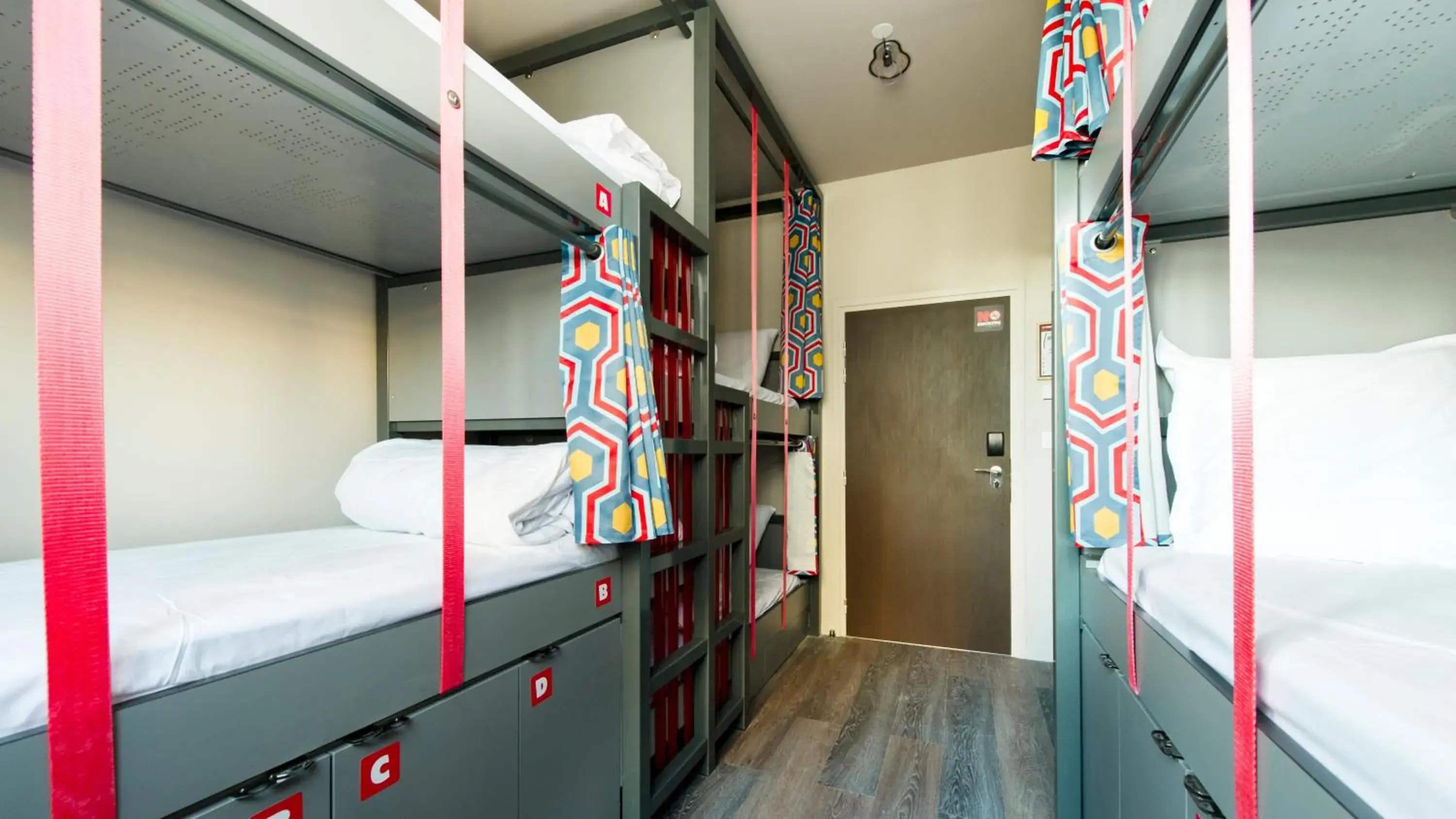 6-Bed Room in The People Paris Belleville 6-Bed Room in The People Paris Belleville