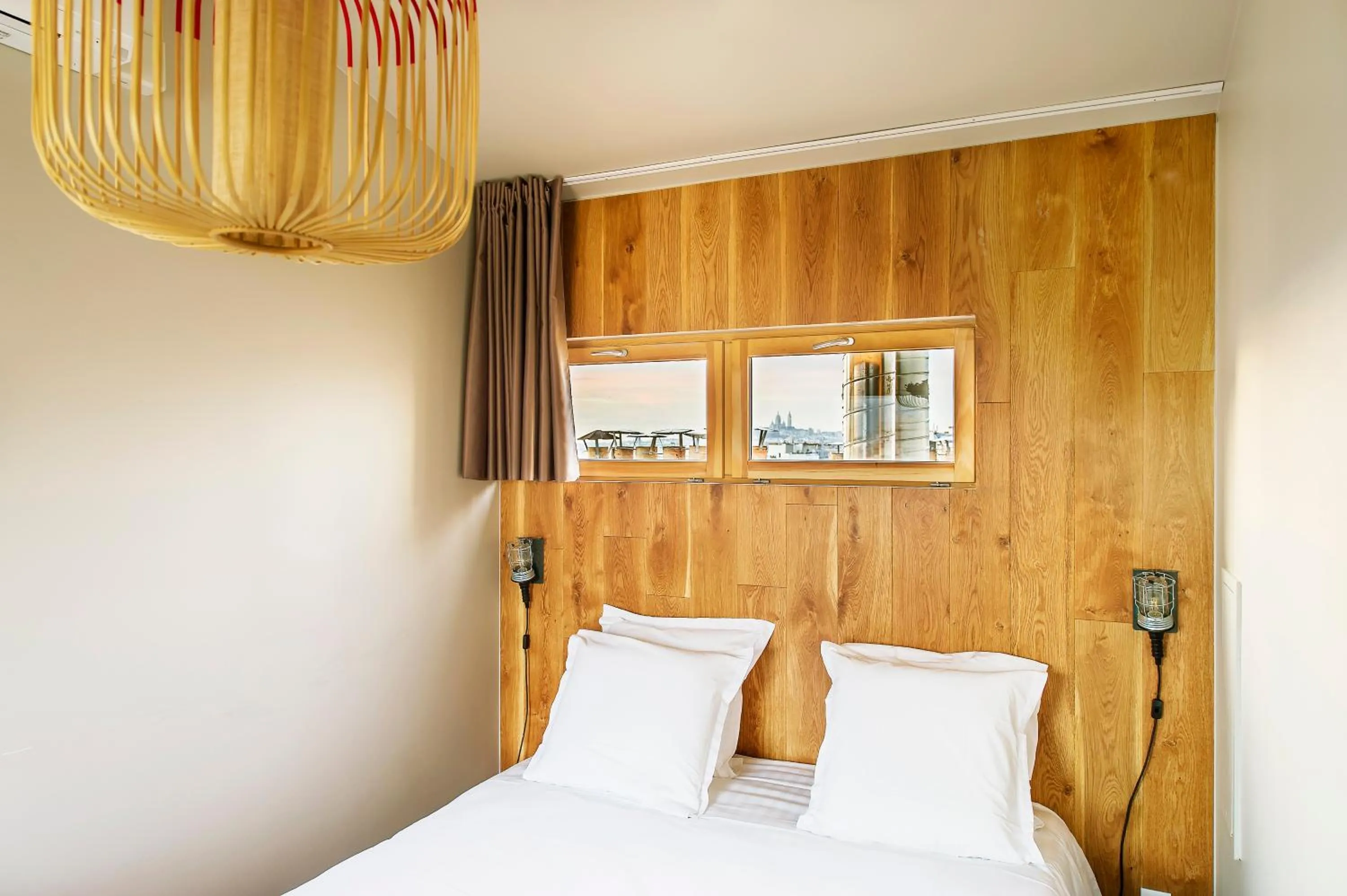 Bed in The People Paris Belleville