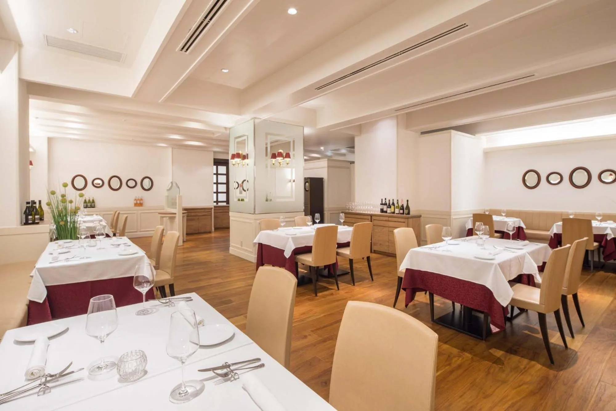 Restaurant/places to eat in Kobe Tor Road Hotel Sanraku