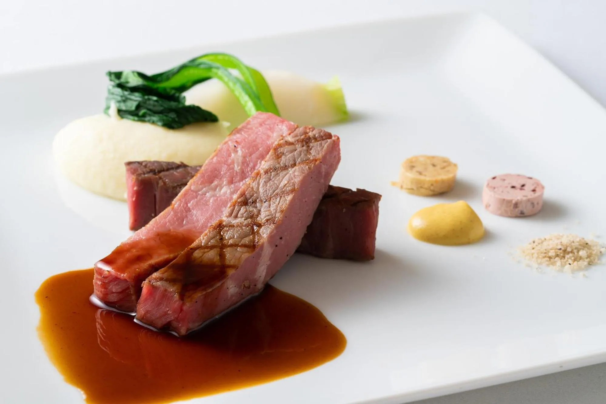 Restaurant/places to eat in Kobe Tor Road Hotel Sanraku