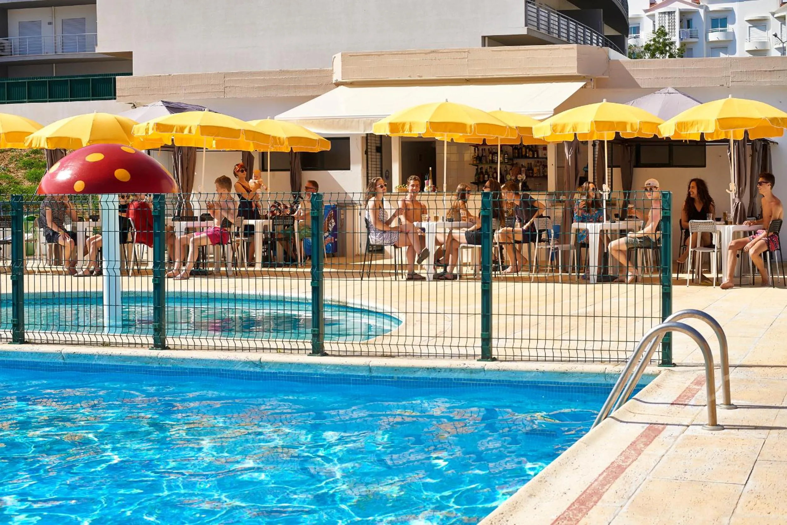 Food and drinks in Cheerfulway Minichoro Apartamentos