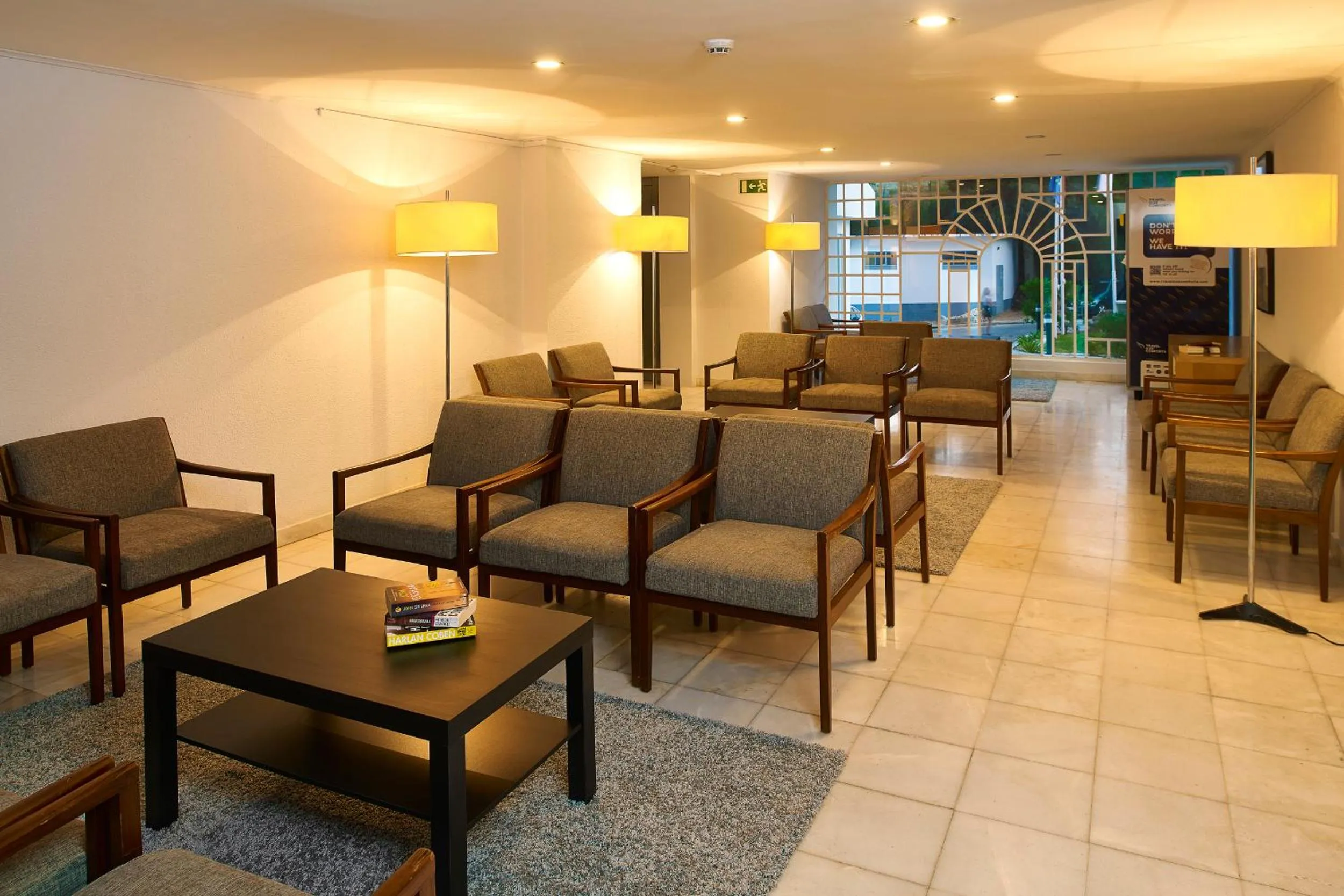 Communal lounge/ TV room in Cheerfulway Minichoro Apartamentos