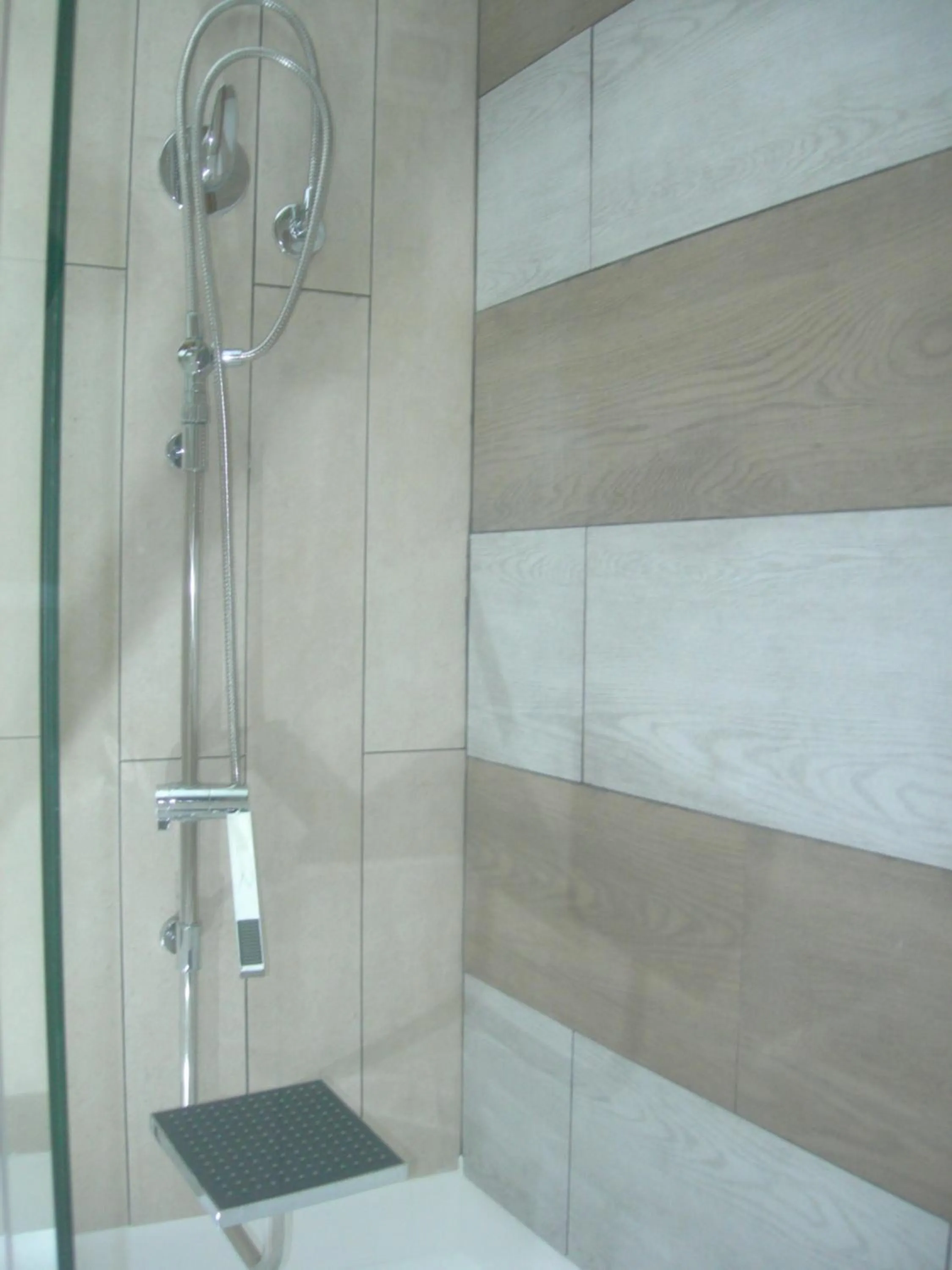 Shower in Modica Garden Resort