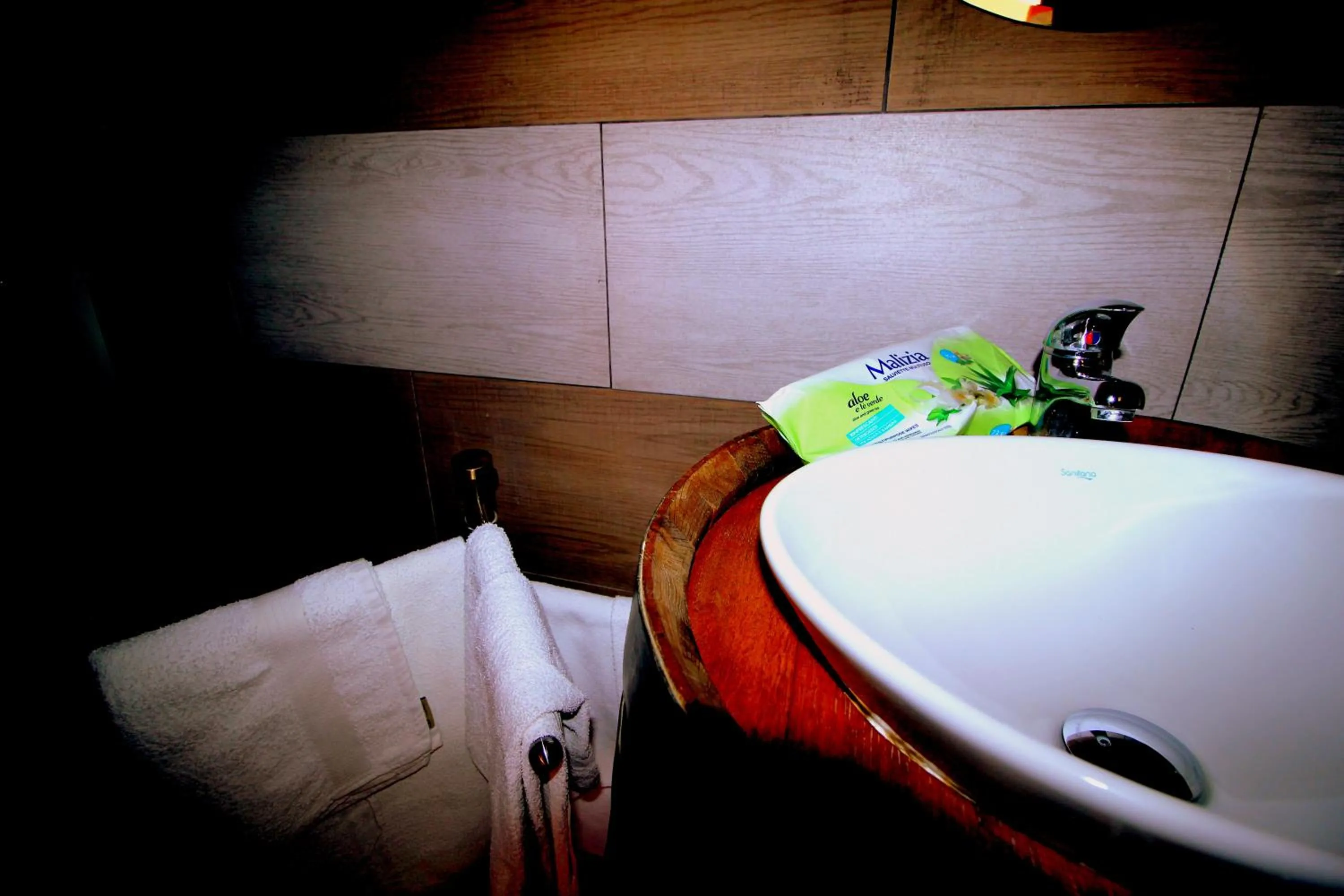 Bathroom in Modica Garden Resort