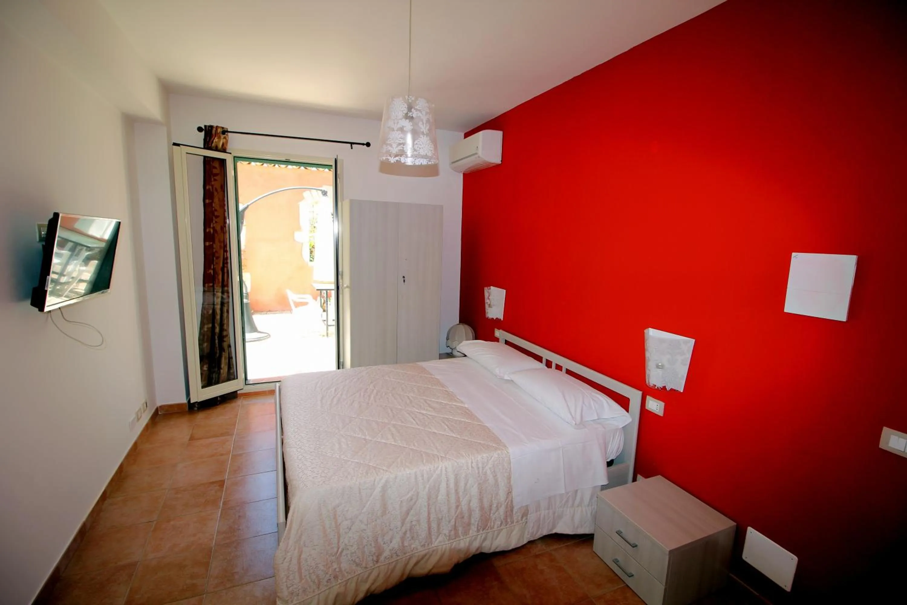 Photo of the whole room, Bed in Modica Garden Resort