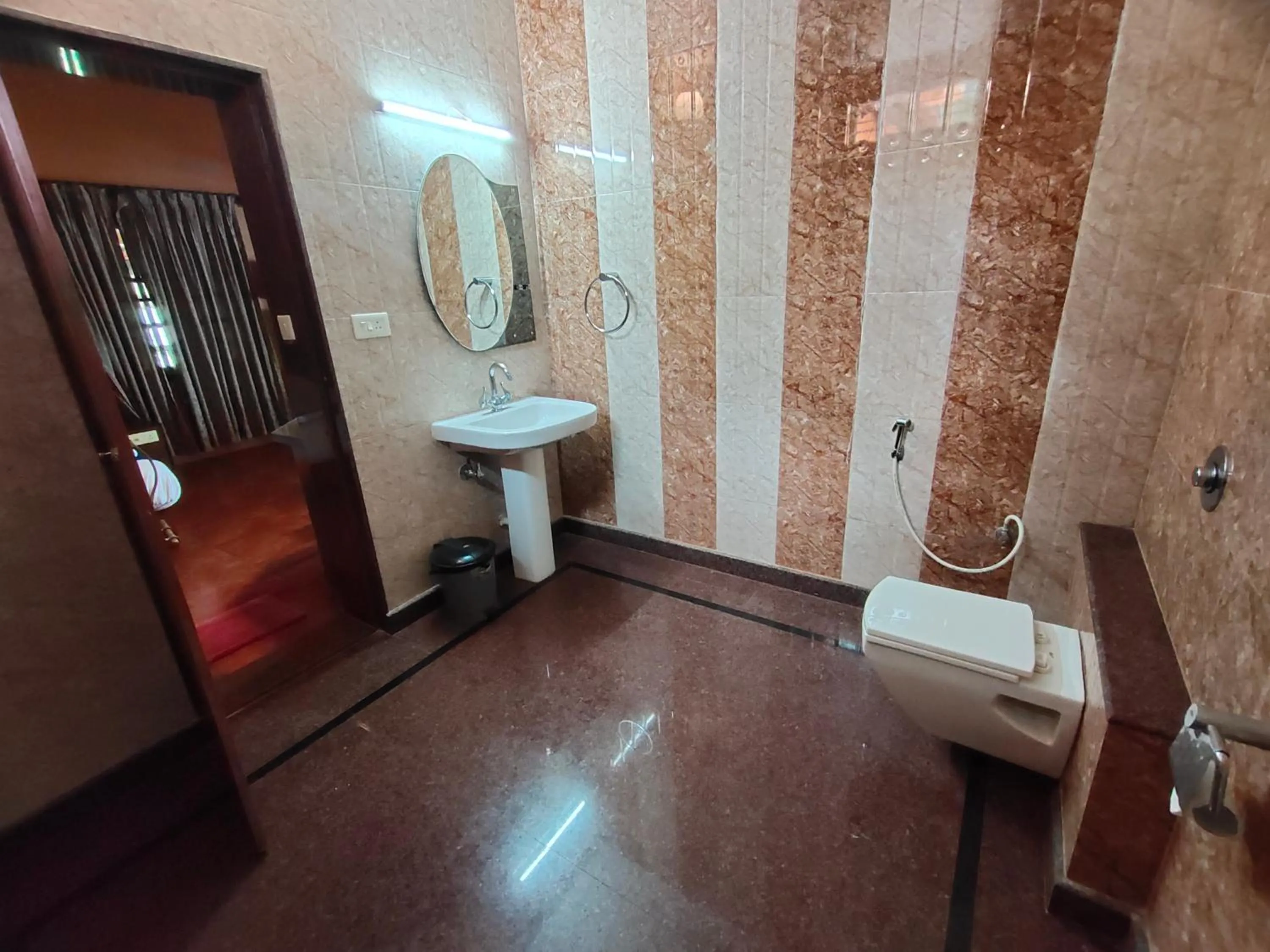 Shower in Paradise Lagoon