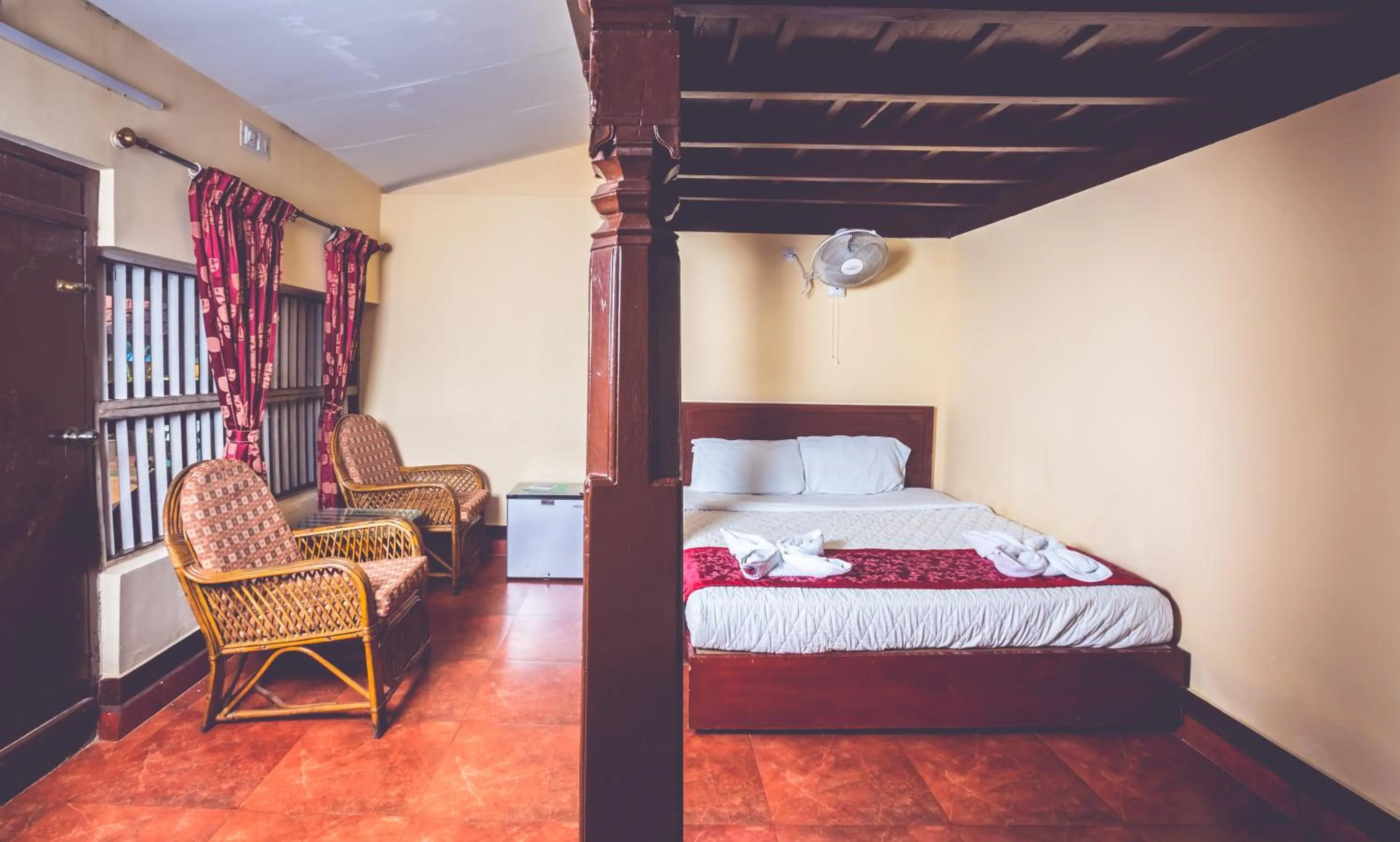 Photo of the whole room, Bed in Paradise Lagoon