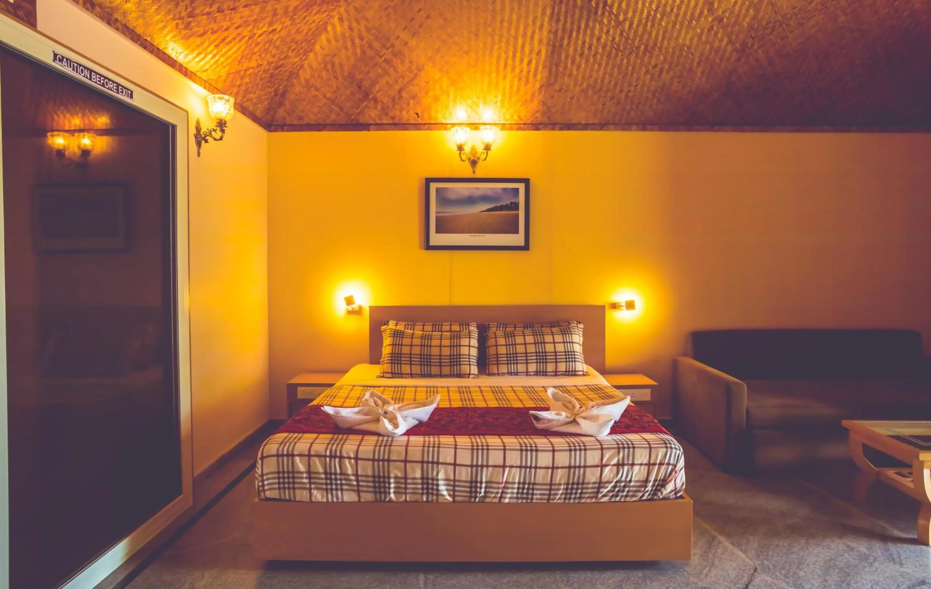 Bedroom, Bed in Paradise Lagoon