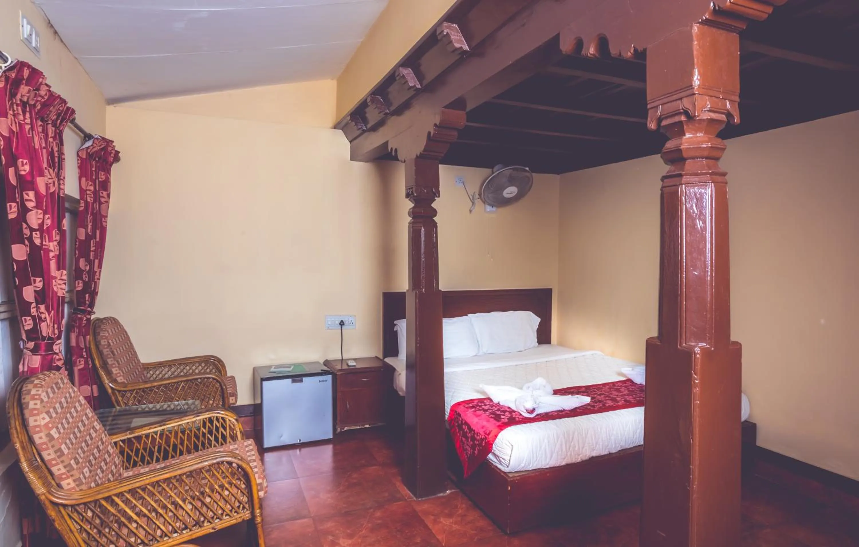 Bed in Paradise Lagoon