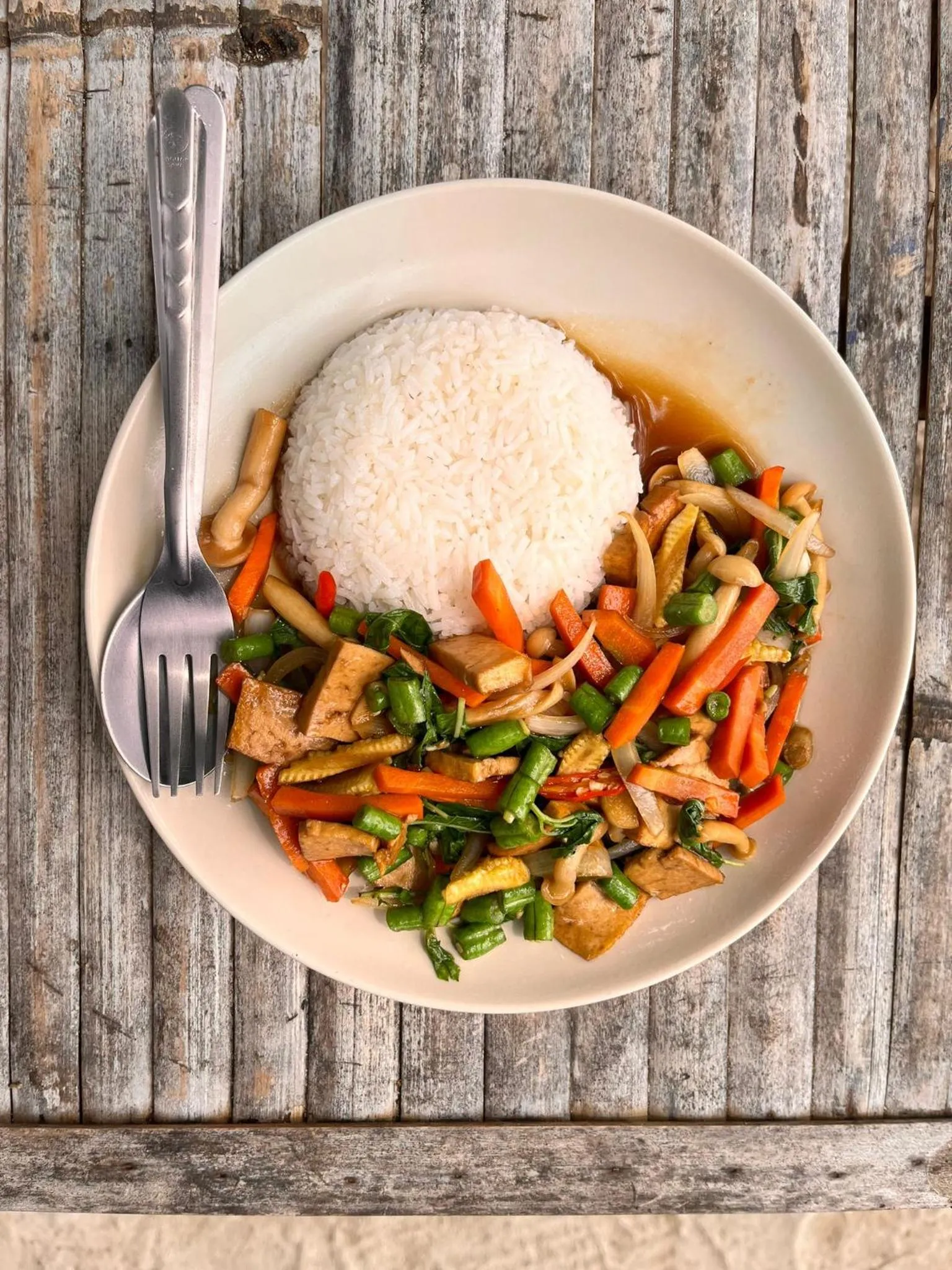 Restaurant/places to eat in Colorful Hut